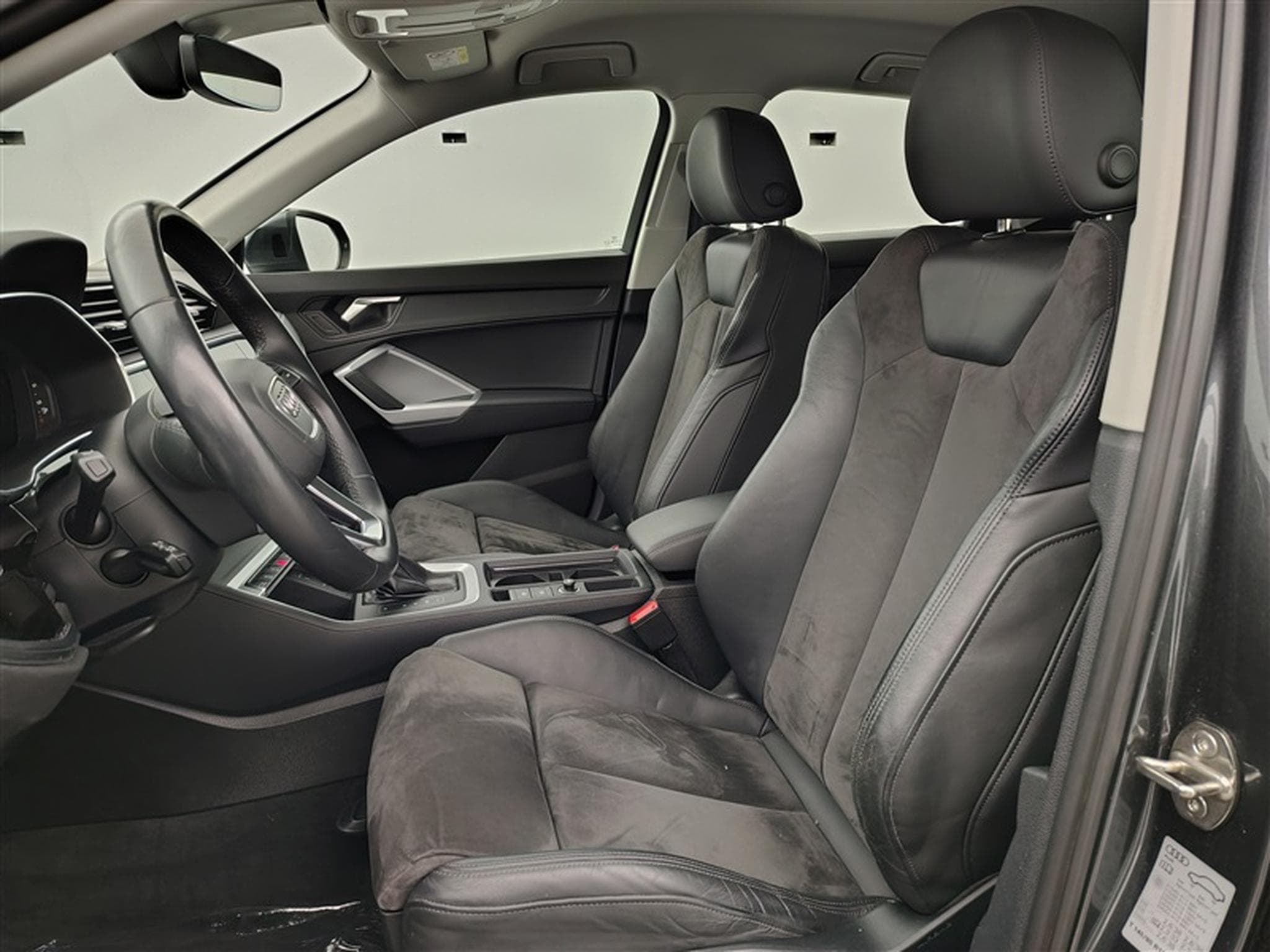 Audi Q3 Sportback 35 TFSI S-Line S tronic Cuir / Navi / Led (2022) - Photo 7