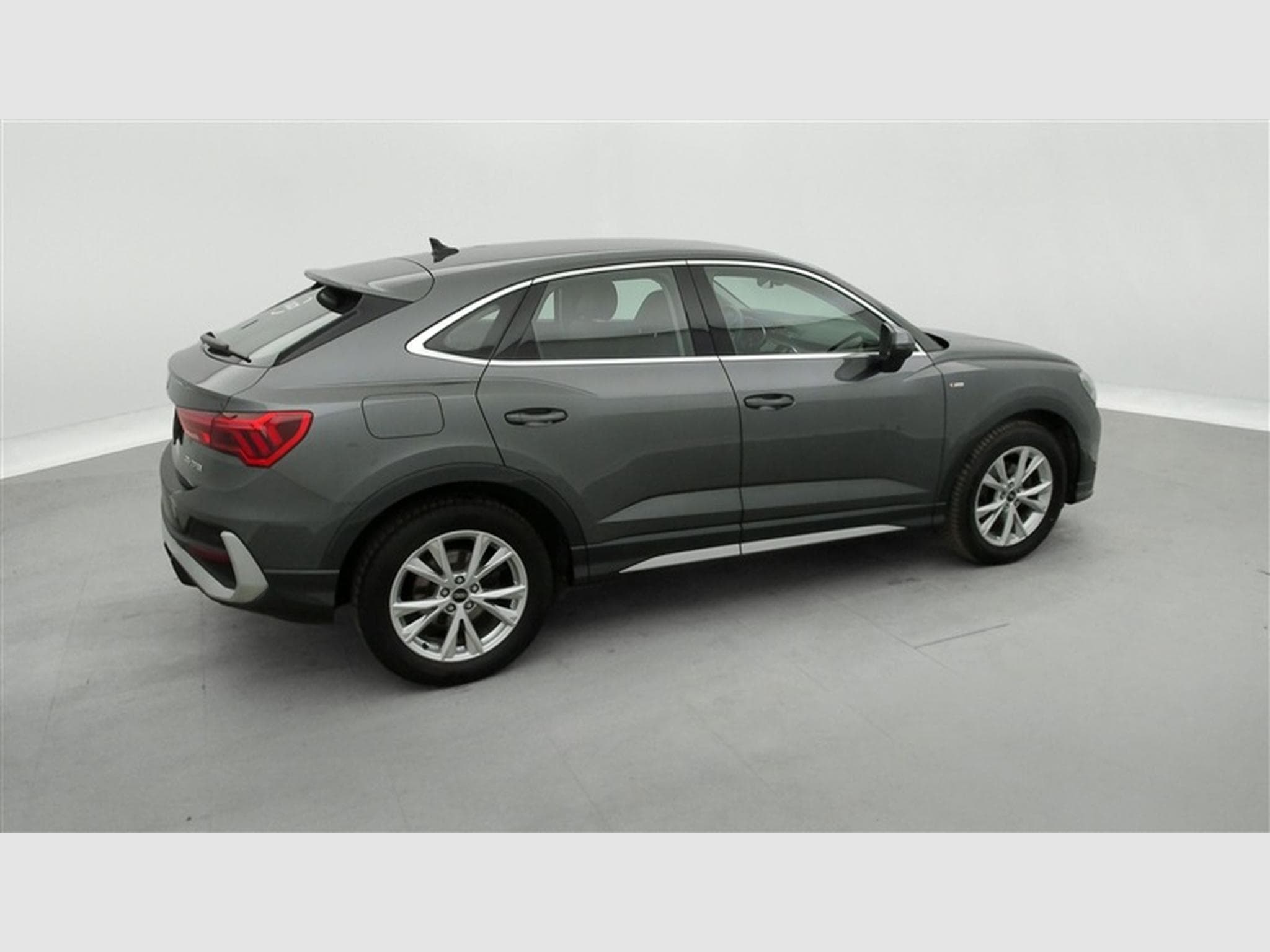 Audi Q3 Sportback 35 TFSI S-Line S tronic Cuir / Navi / Led (2022) - Photo 25