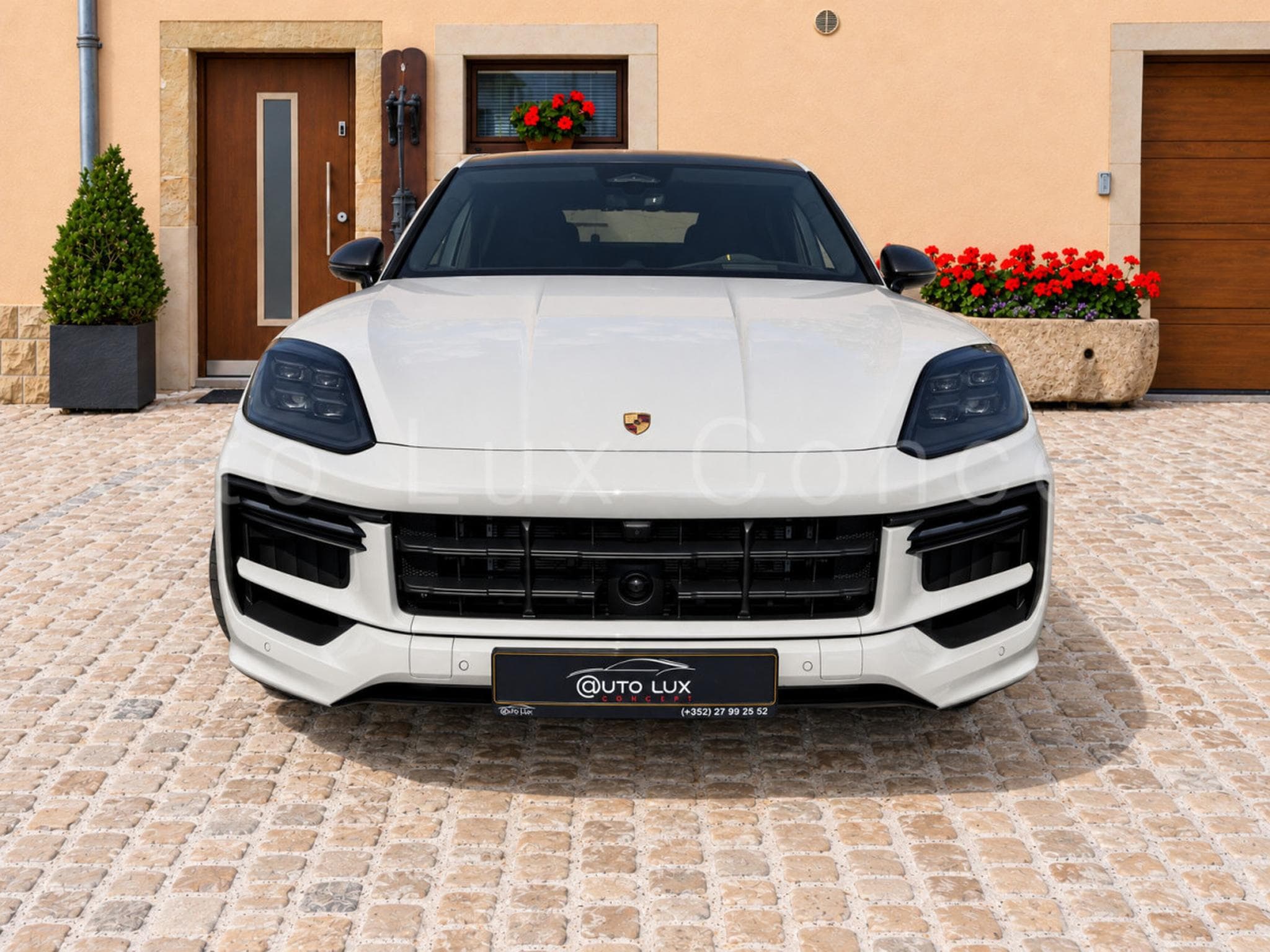 Porsche Cayenne Turbo E-Hybrid Coupé avec Pack GT (2026) - Photo 2