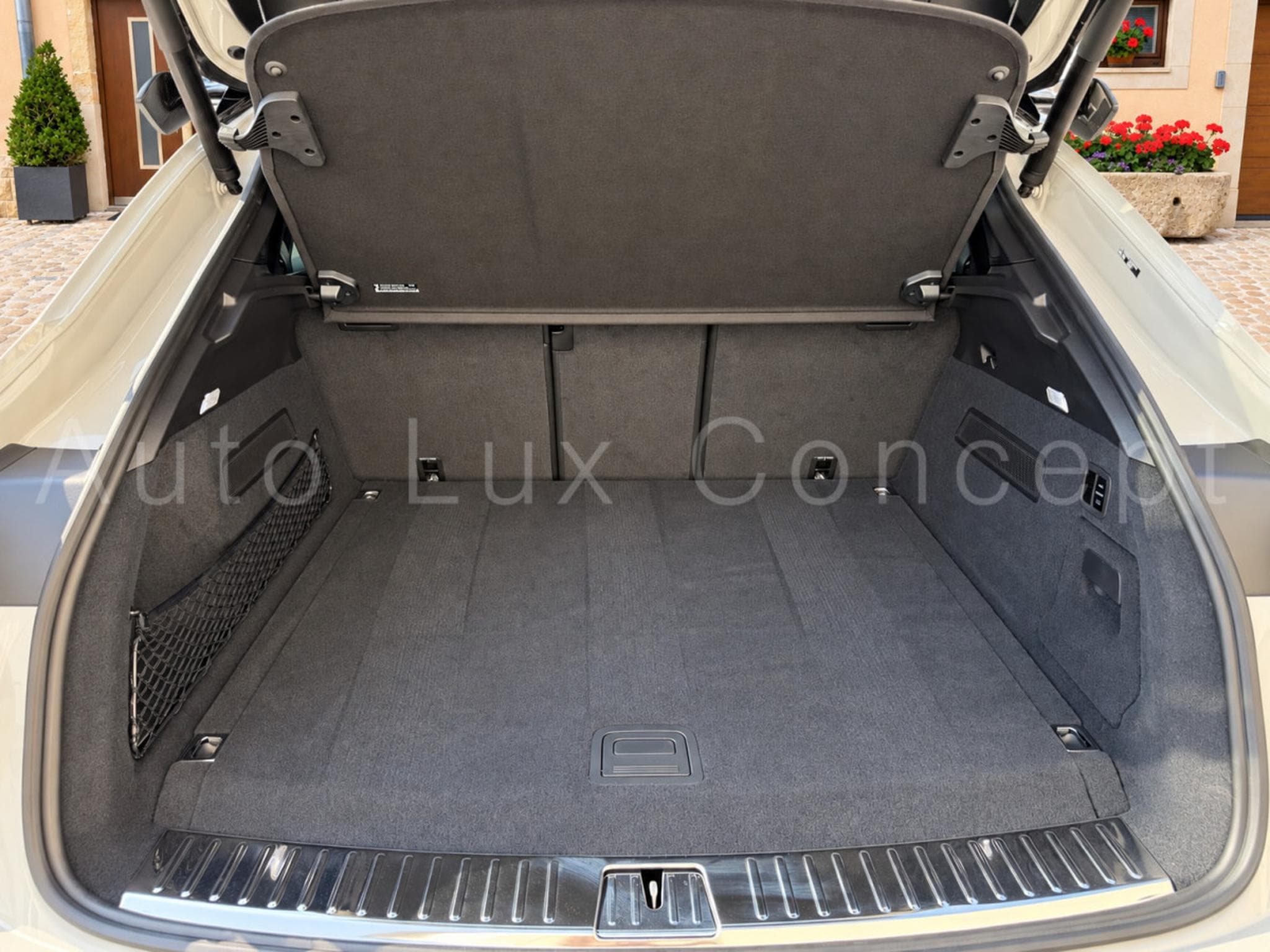Porsche Cayenne Turbo E-Hybrid Coupé avec Pack GT (2026) - Photo 24