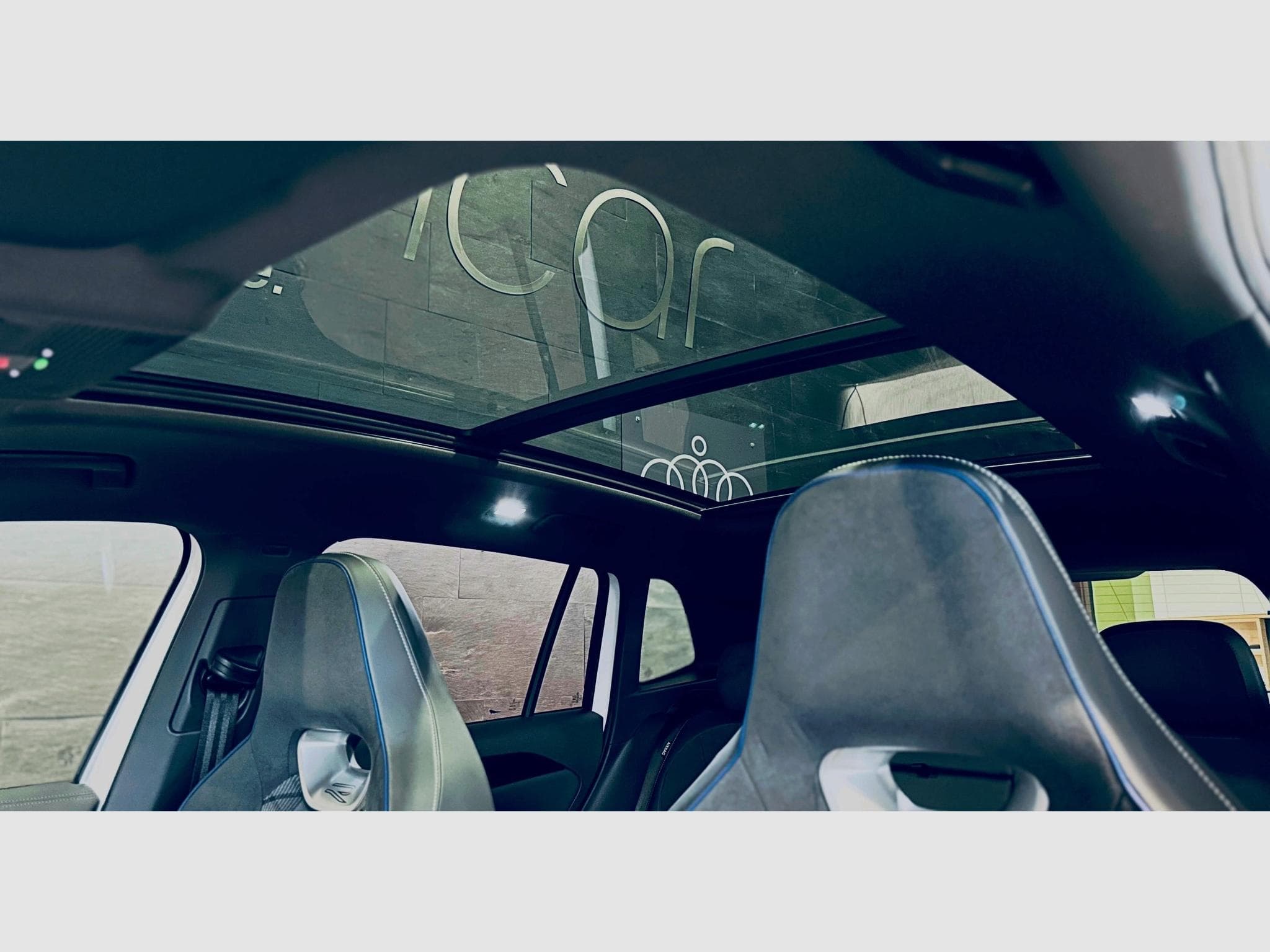 VW Tiguan TIGUAN R-LINE TDI 4MOTION DSG (2024) - Foto 12