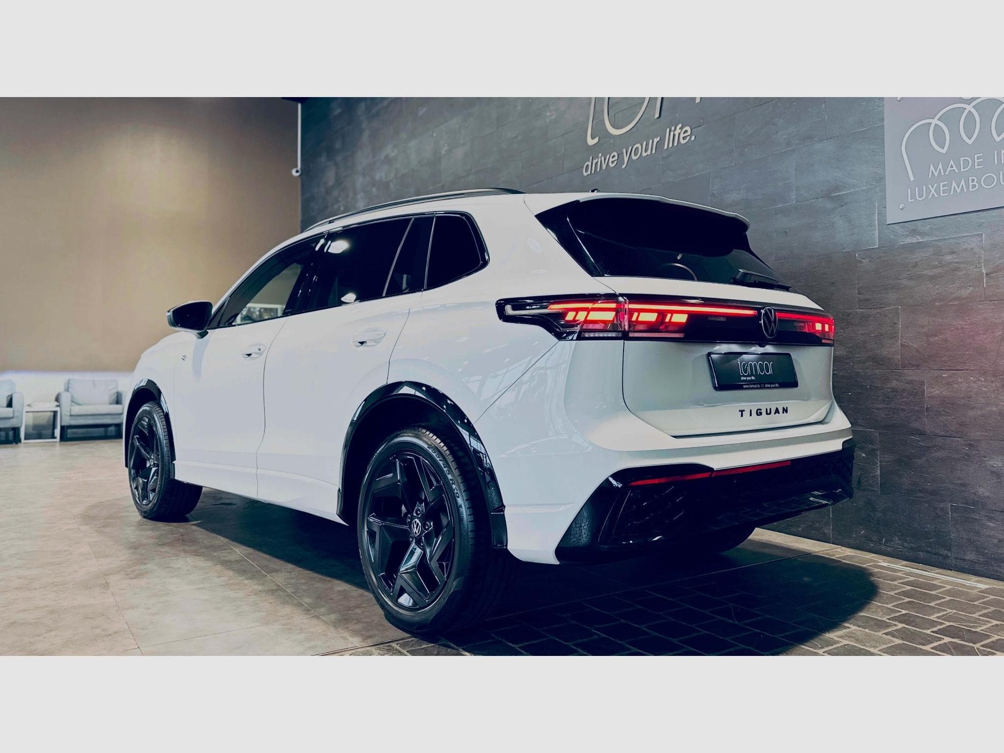 VW Tiguan TIGUAN R-LINE TDI 4MOTION DSG (2024) - Foto 4