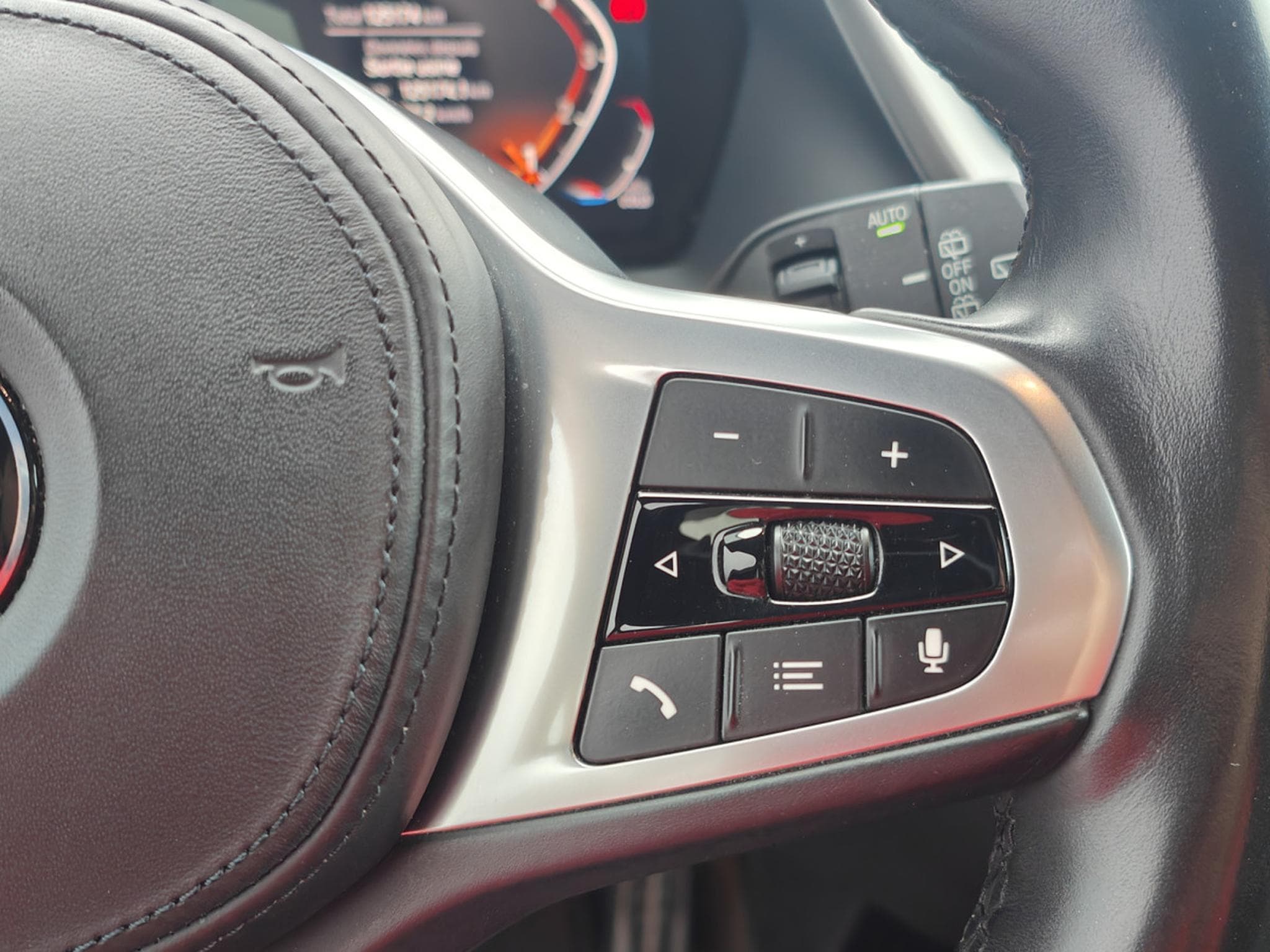 BMW 118 118iA PACK M SIEGES M CARPLAY GPS BLUETOOTH (2021) - Photo 15