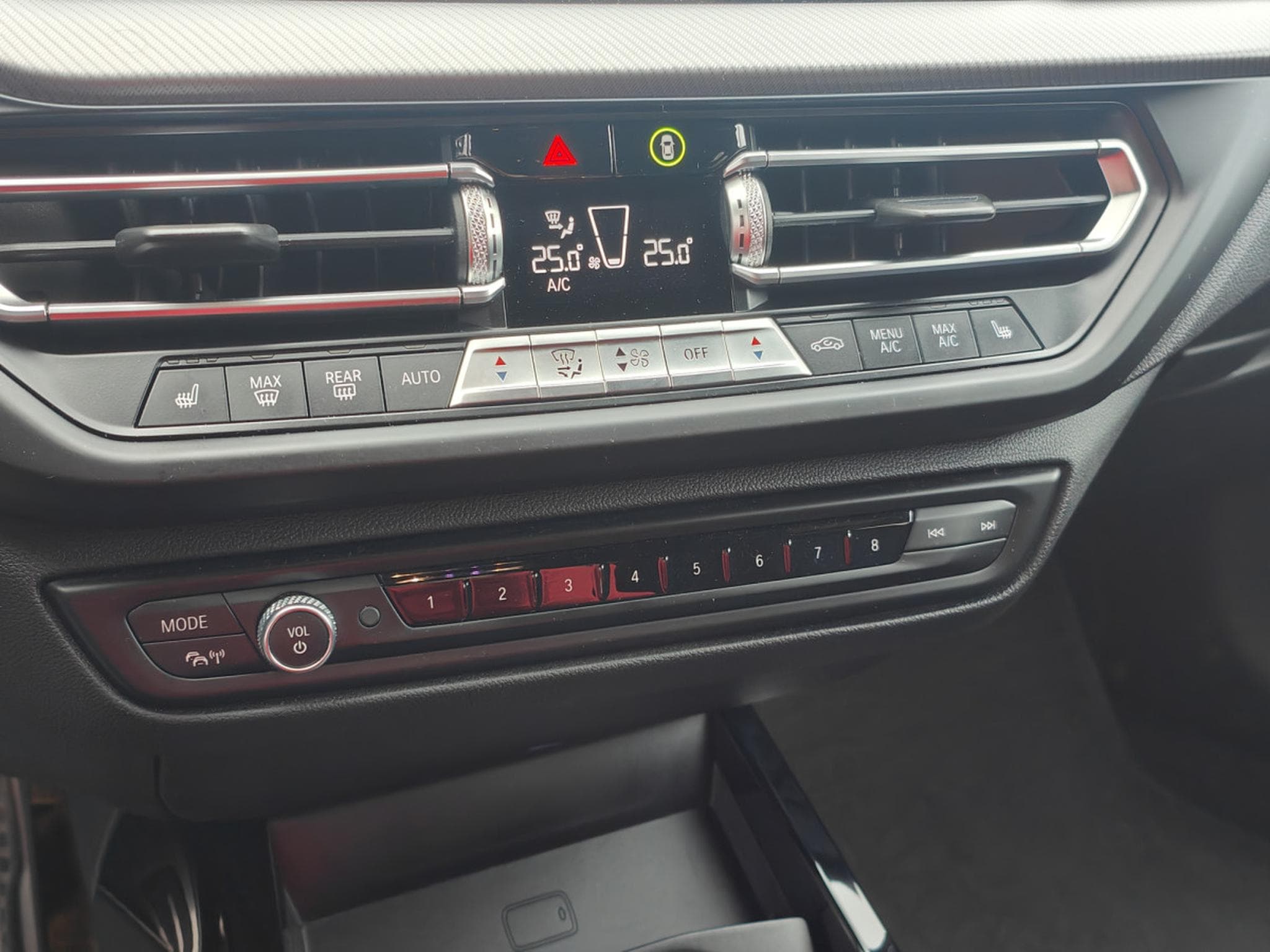 BMW 118 118iA PACK M SIEGES M CARPLAY GPS BLUETOOTH (2021) - Photo 17