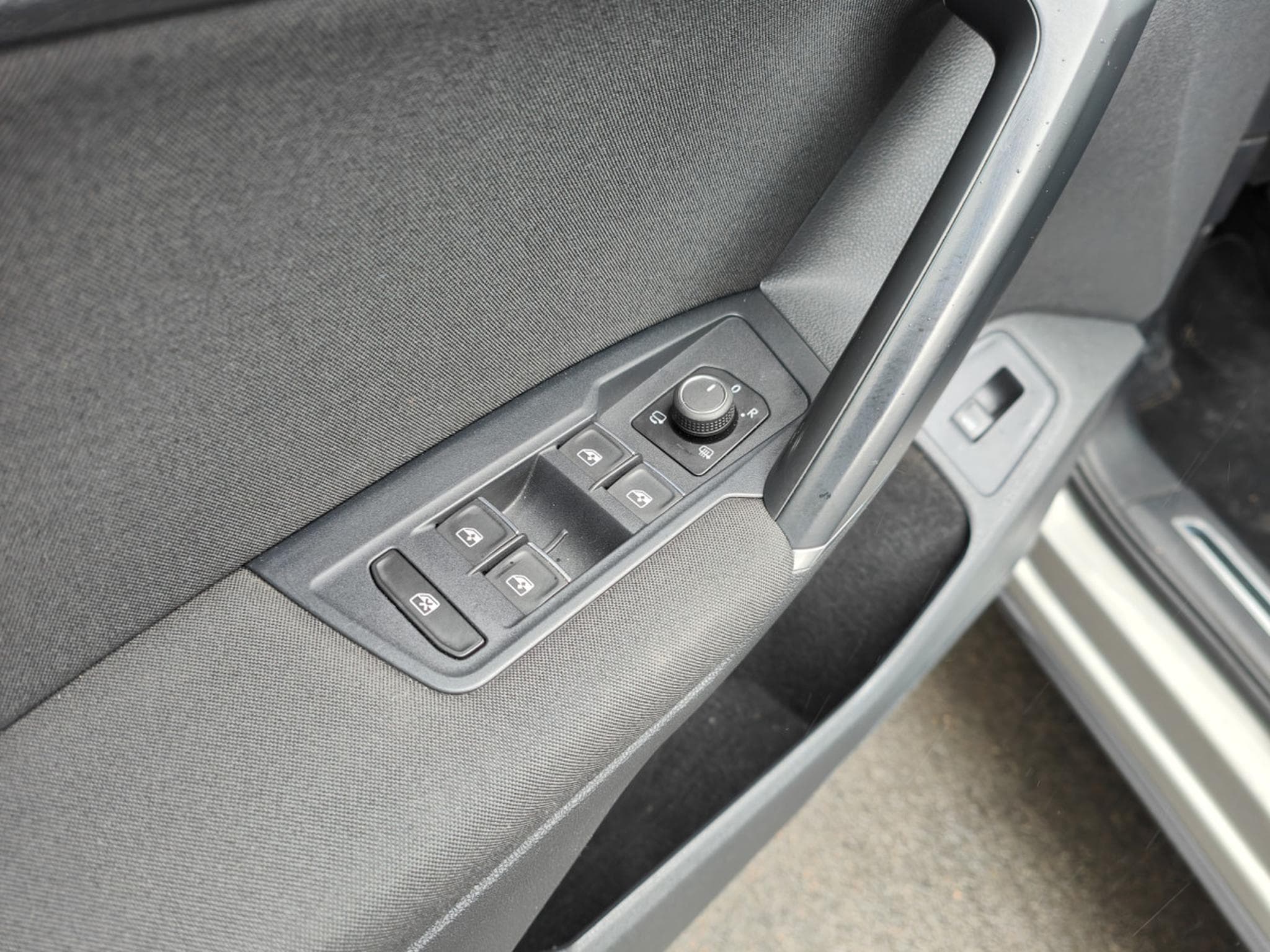 VW Tiguan 2.0 TDI DSG 4MOTION CARPLAY GPS BLUETOOTH RADAR AV/ARR (2016) - Photo 13