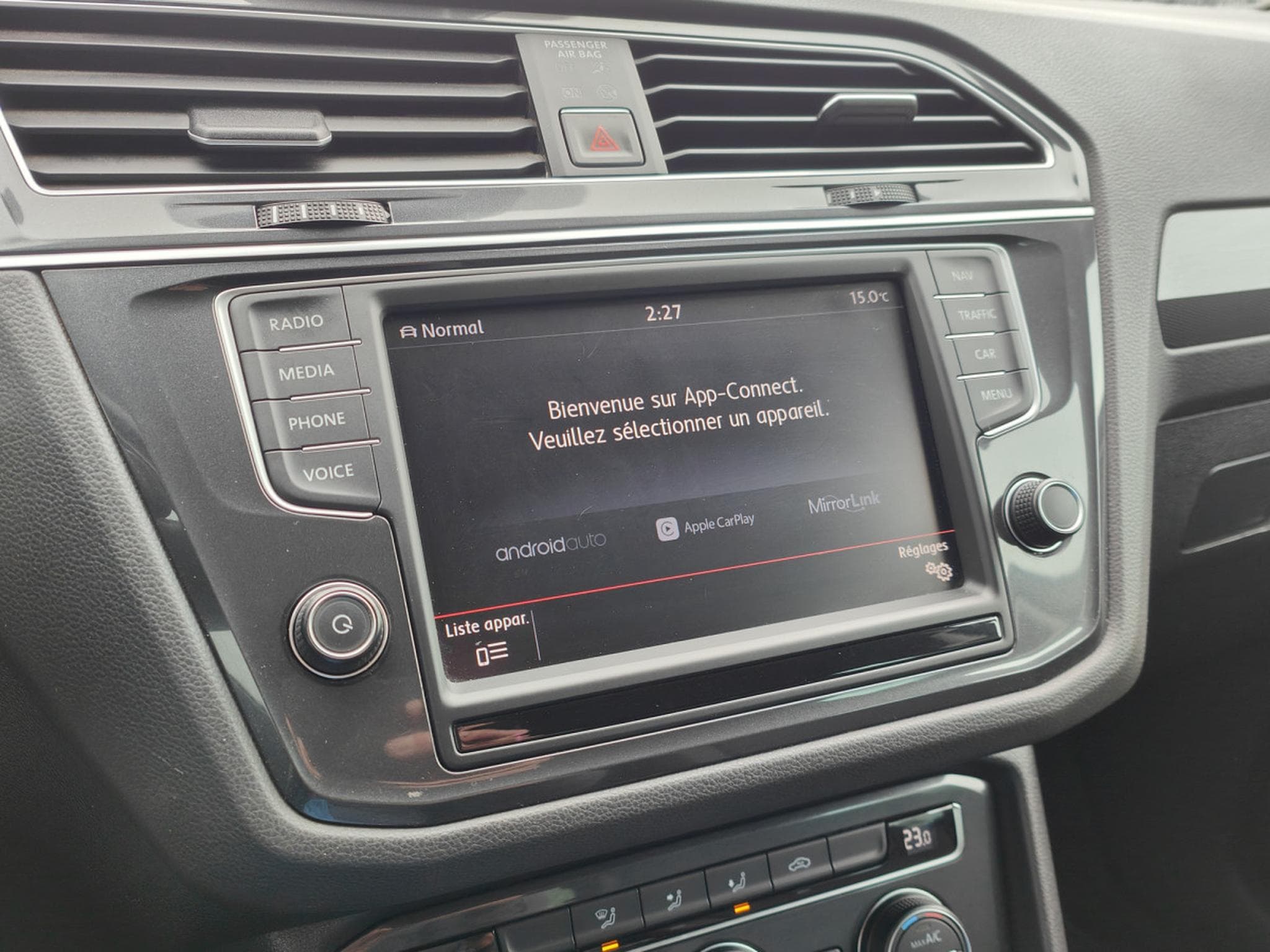 VW Tiguan 2.0 TDI DSG 4MOTION CARPLAY GPS BLUETOOTH RADAR AV/ARR (2016) - Photo 17
