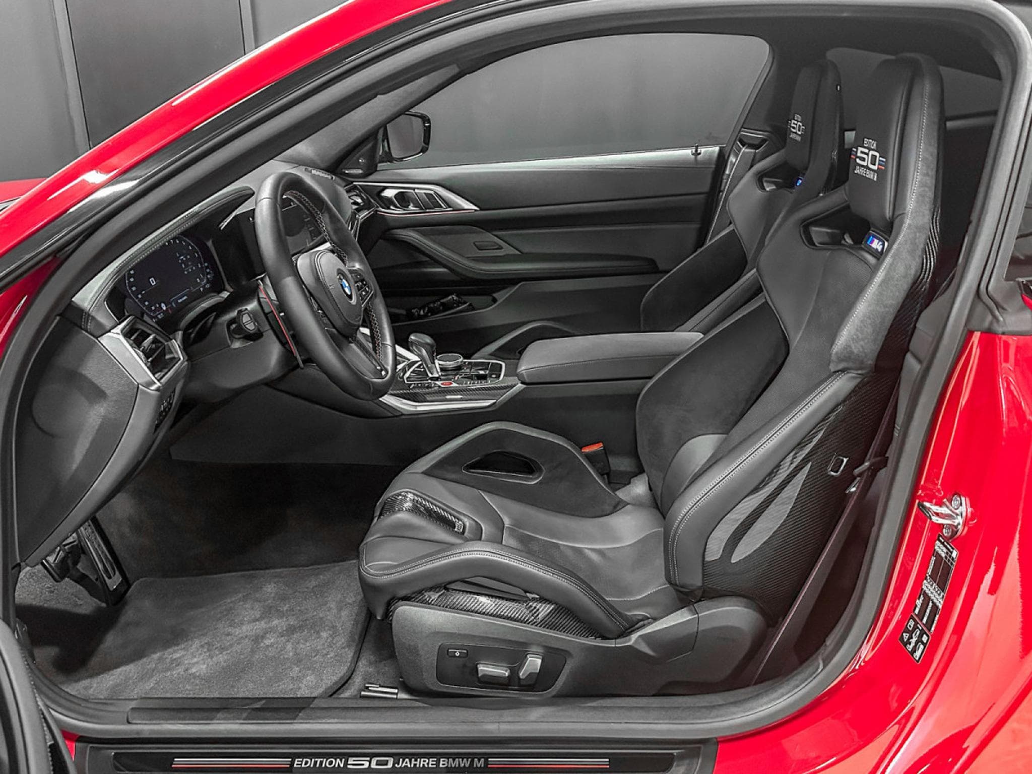 BMW M4 Competition 50 Jahre Edition M/ AKRAPOVIC EXHAUST (2023) - Photo 4