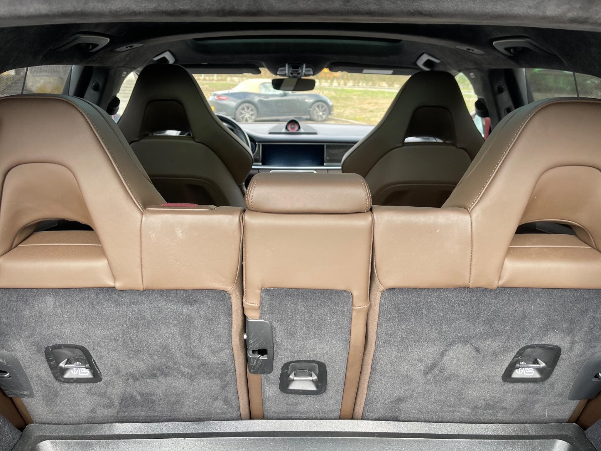 Porsche Panamera 971 sport-back turbo (2017) - Photo 9