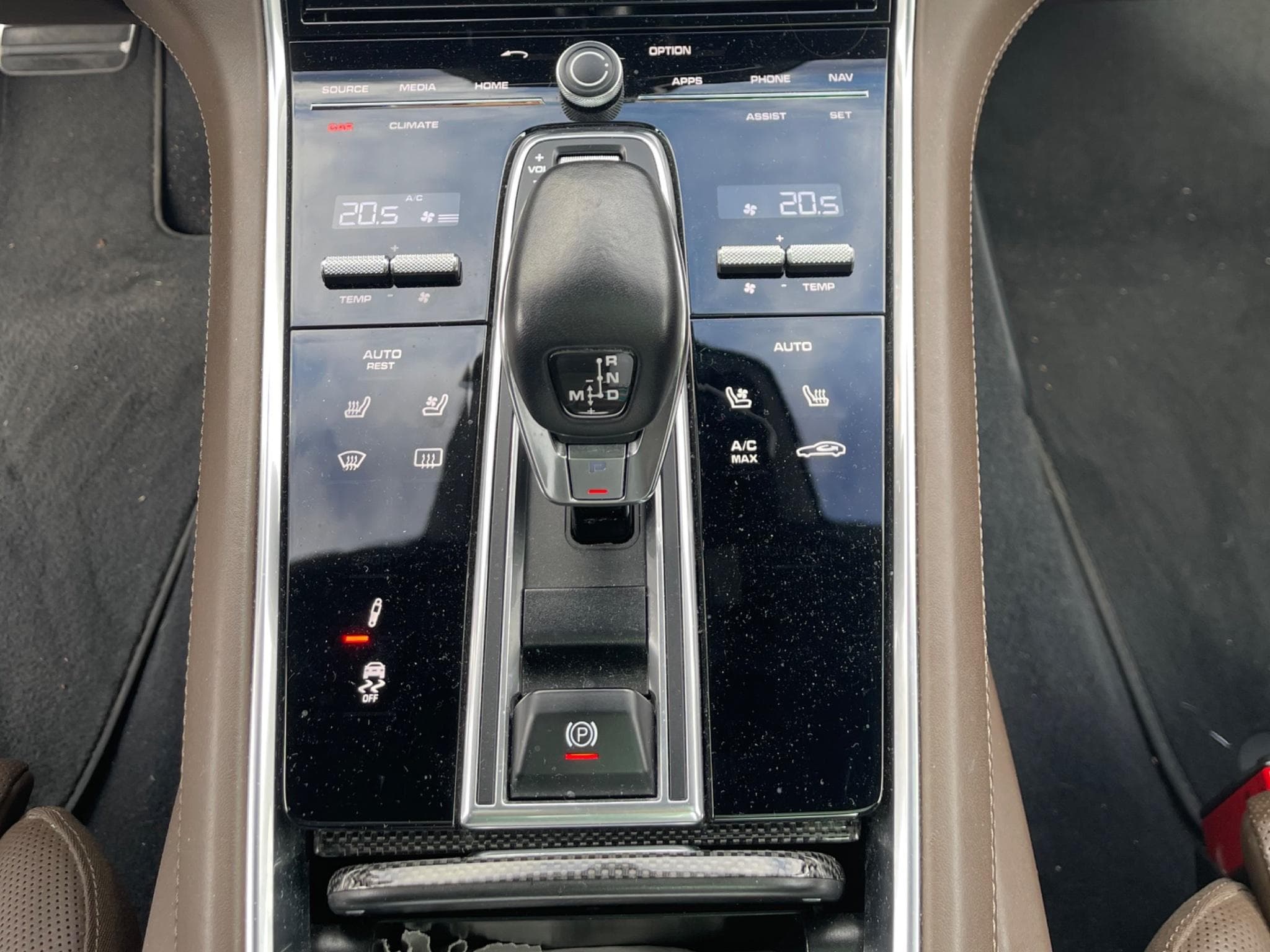 Porsche Panamera 971 sport-back turbo (2017) - Photo 12