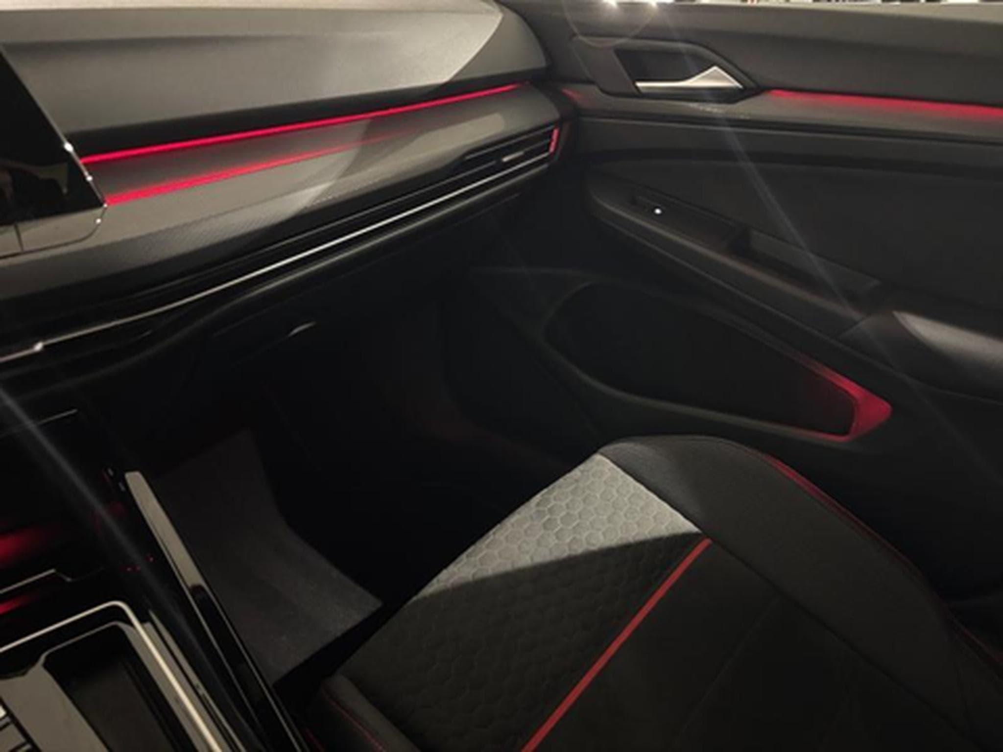 VW Golf VIII 2.0 TSI 221kW GTI Clubsport DSG (2024) - Photo 10