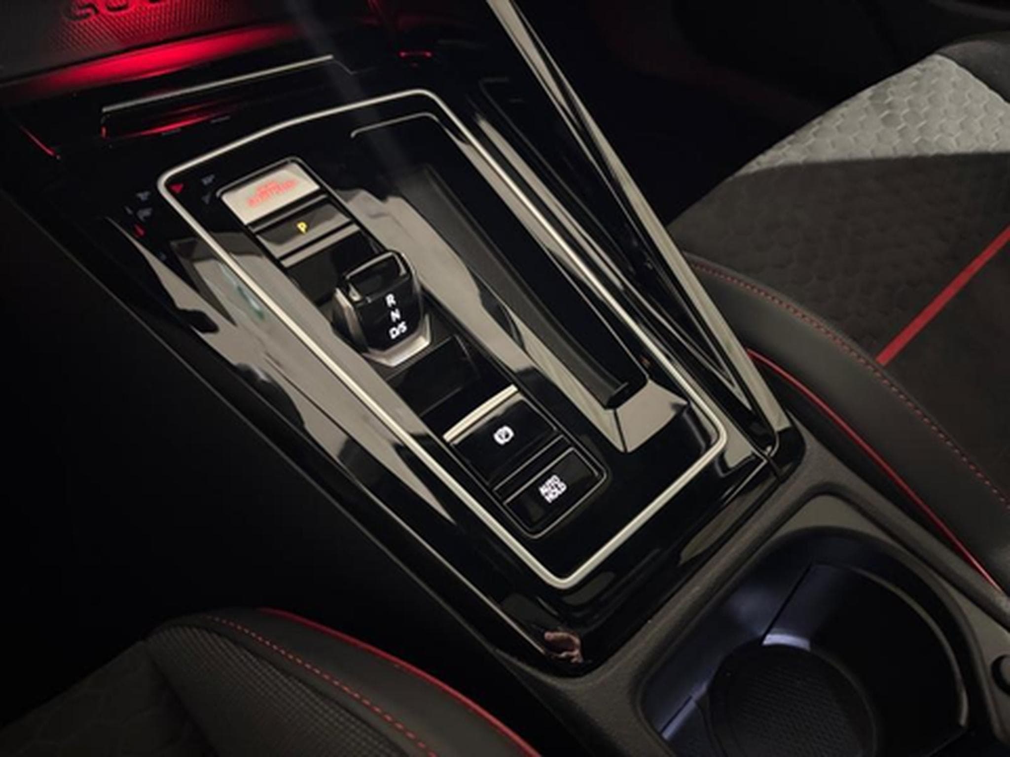 VW Golf VIII 2.0 TSI 221kW GTI Clubsport DSG (2024) - Photo 9