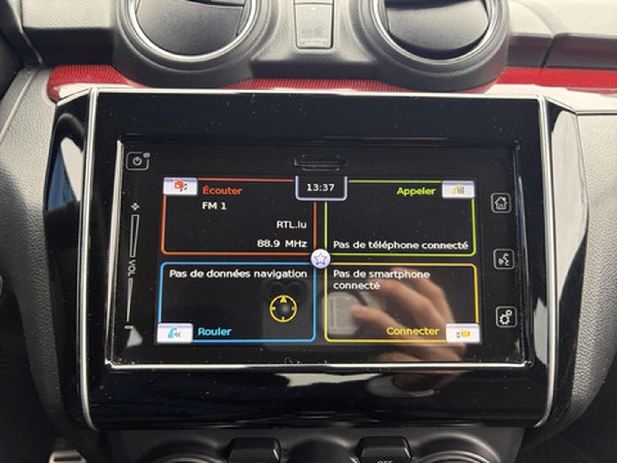 Suzuki Swift 1.4 Sport 48V Hybrid (2024) - Photo 3