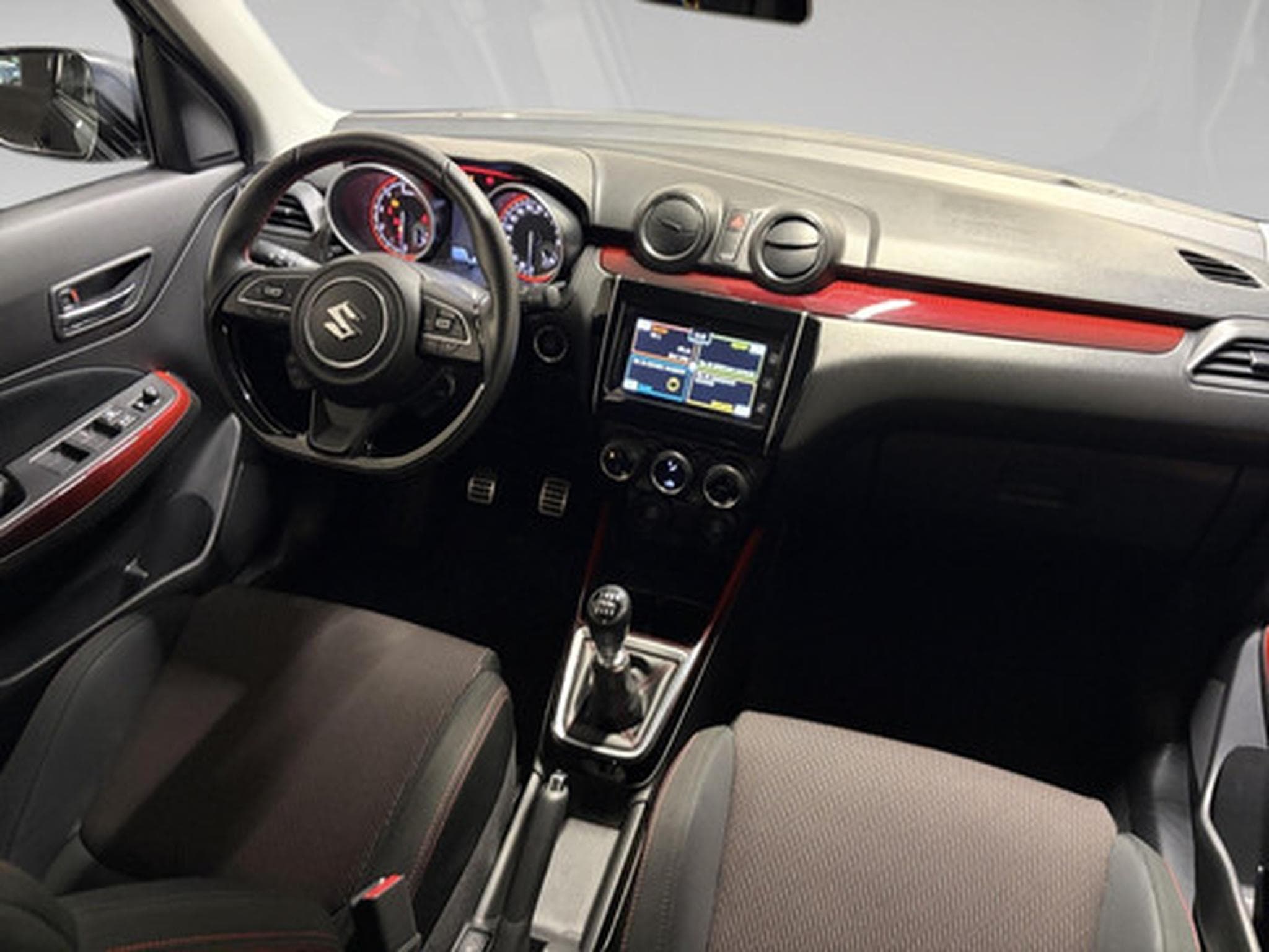 Suzuki Swift 1.4 Sport 48V Hybrid (2024) - Photo 5