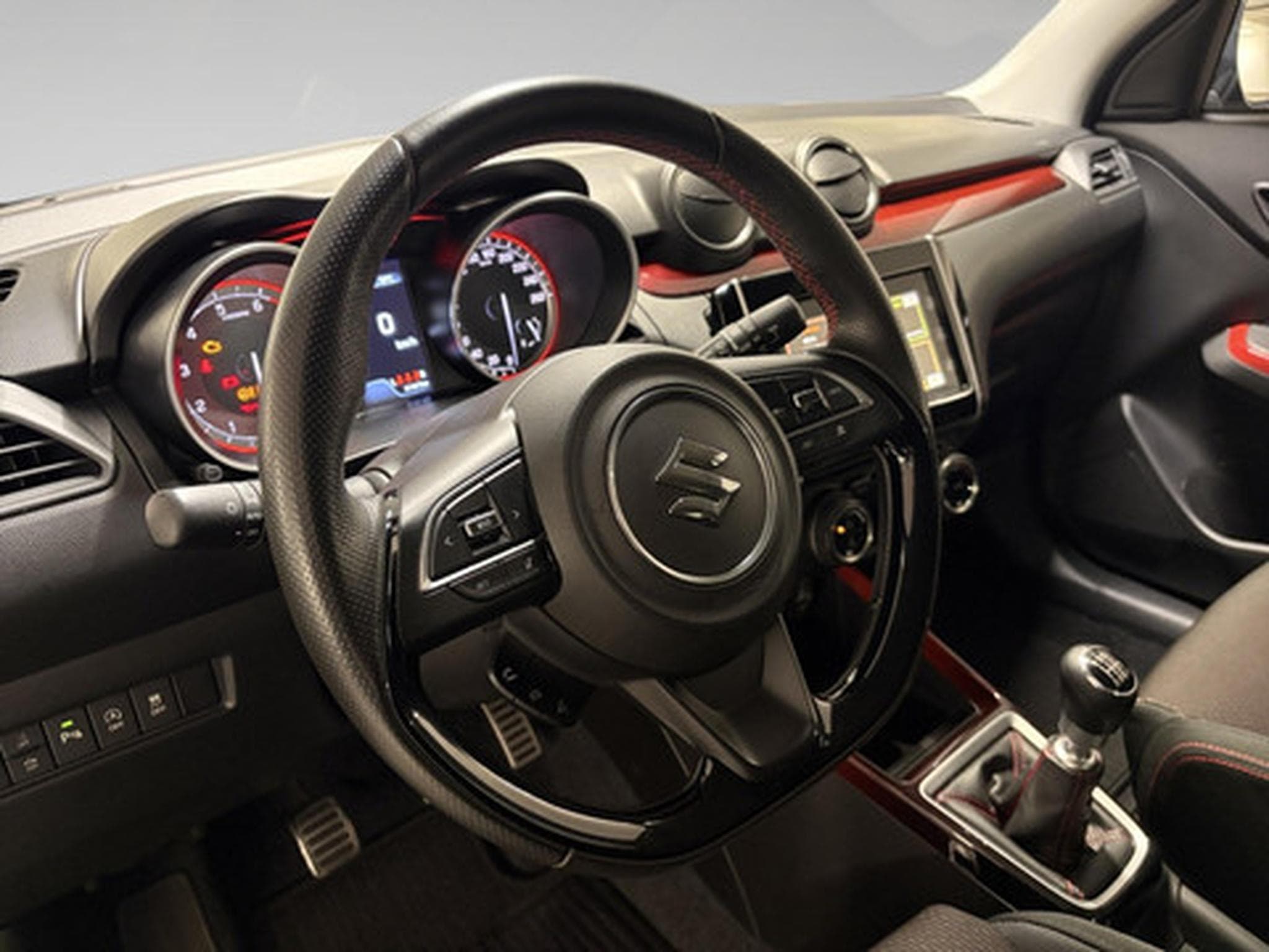 Suzuki Swift 1.4 Sport 48V Hybrid (2024) - Photo 7