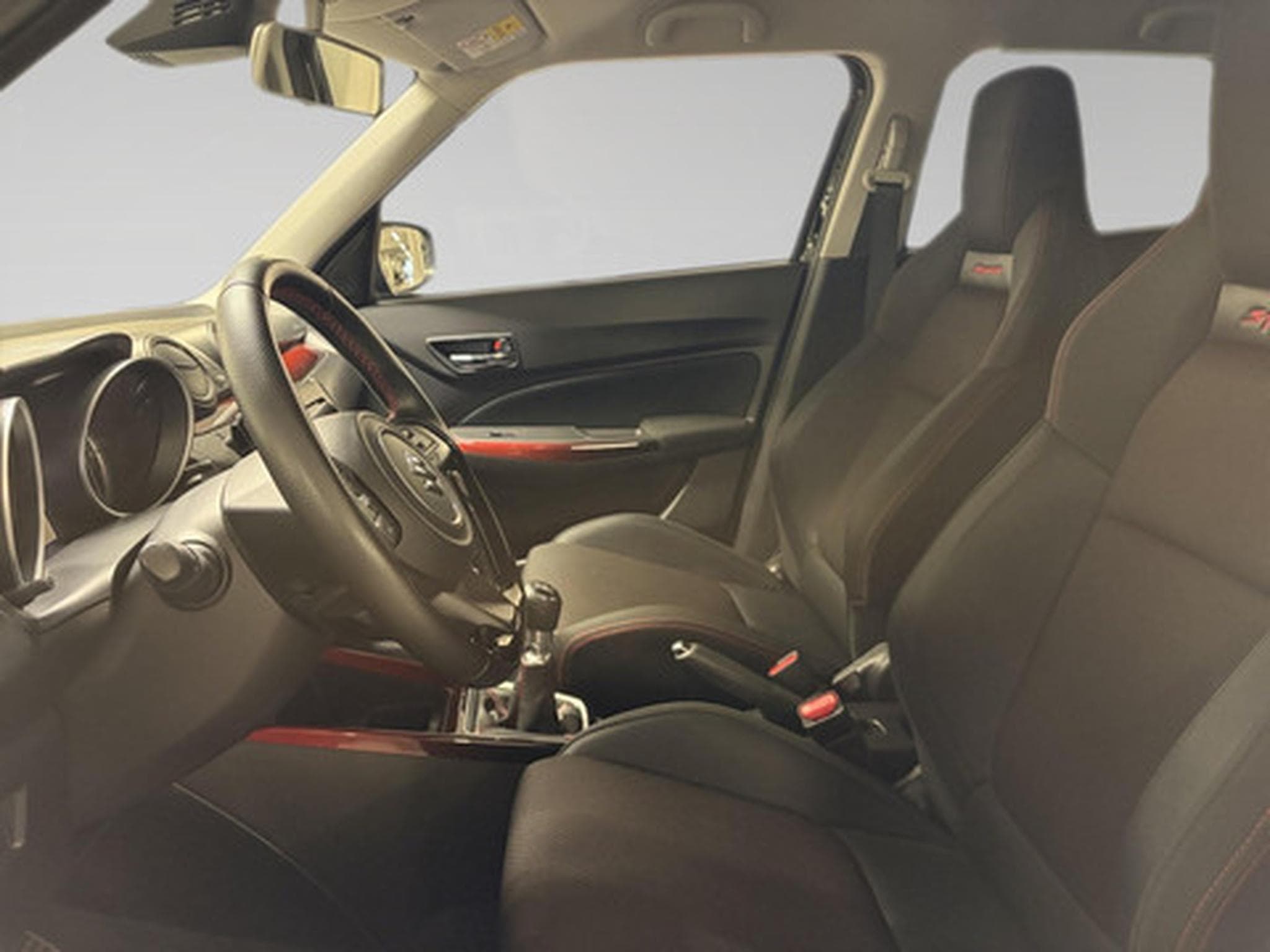 Suzuki Swift 1.4 Sport 48V Hybrid (2024) - Photo 11