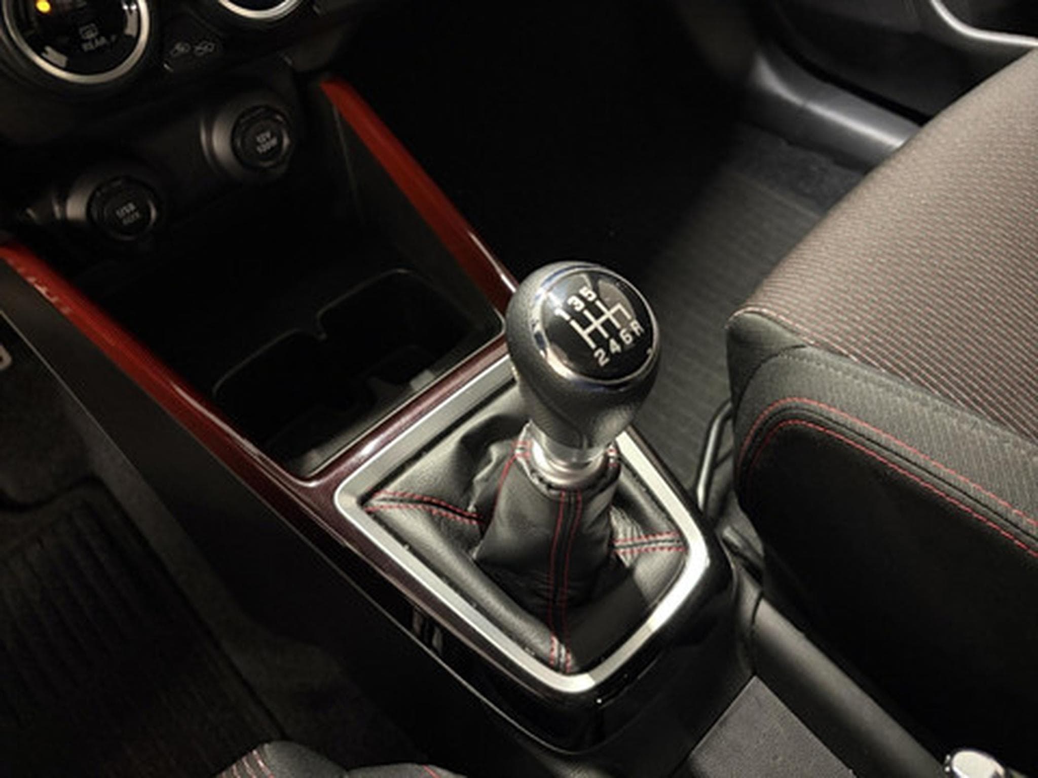 Suzuki Swift 1.4 Sport 48V Hybrid (2024) - Photo 10