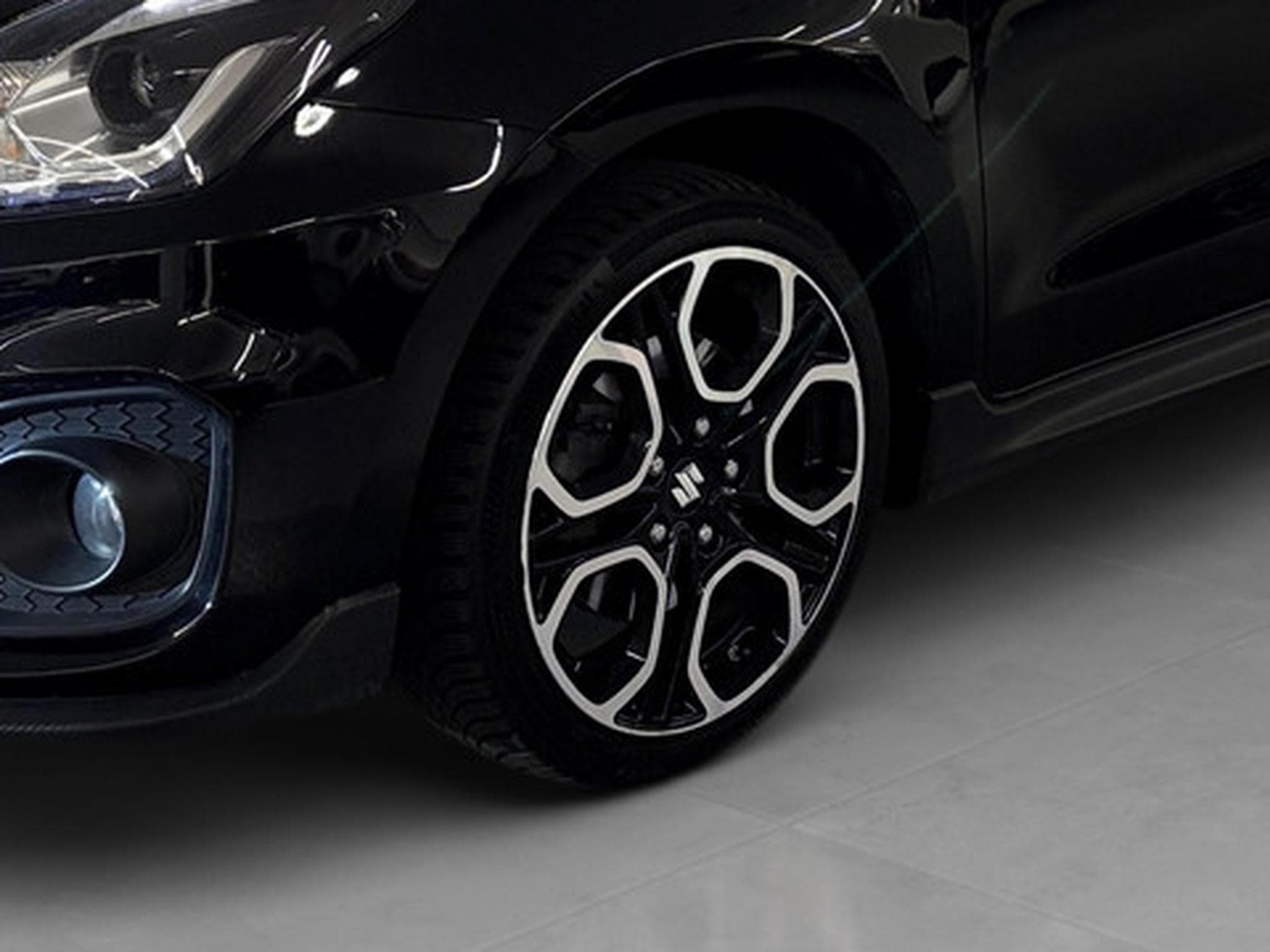 Suzuki Swift 1.4 Sport 48V Hybrid (2024) - Photo 18