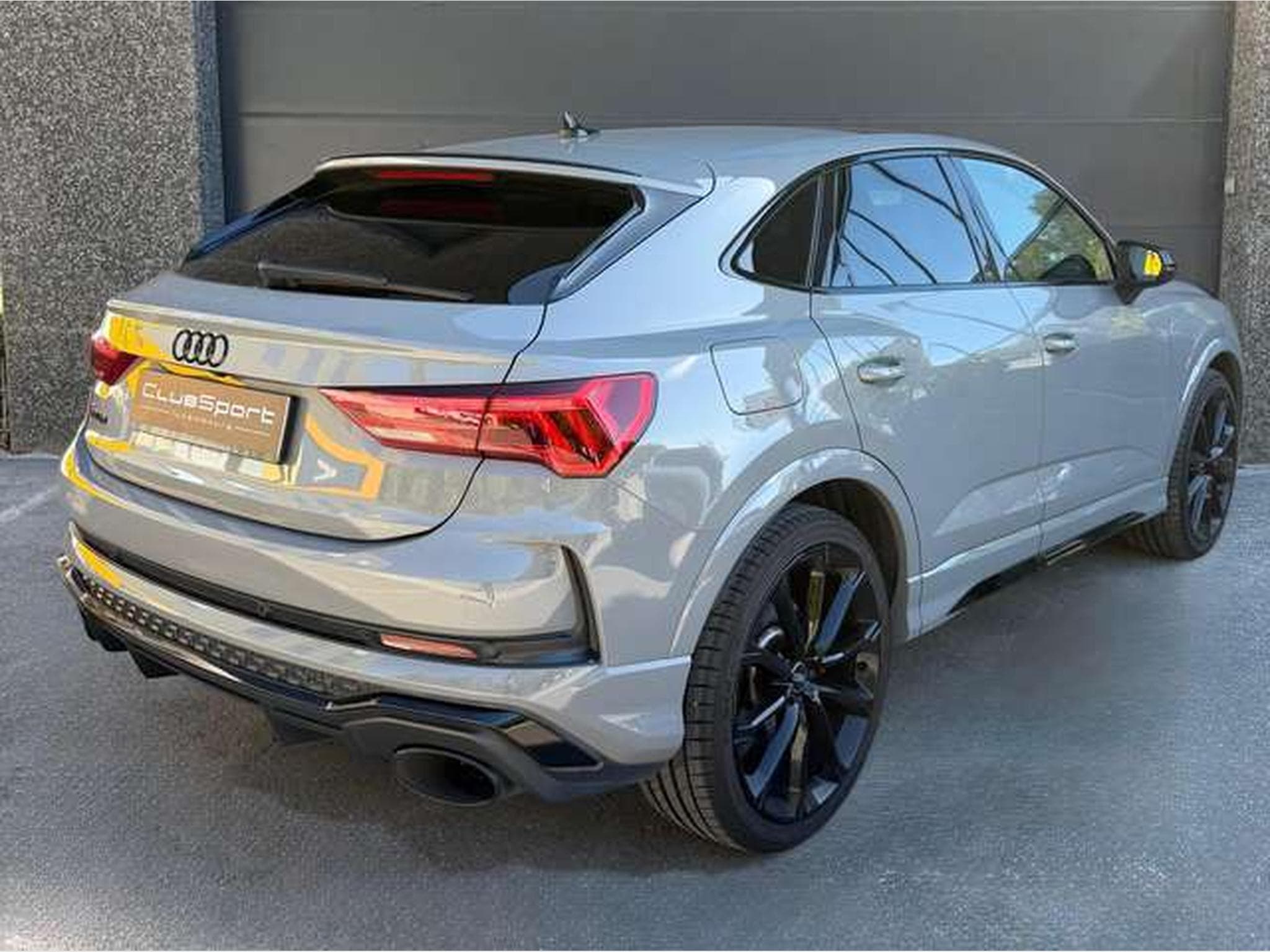 Audi RSQ3 RS Q3 2.5 TFSI Sportback quattro S tronic (2022) - Photo 2