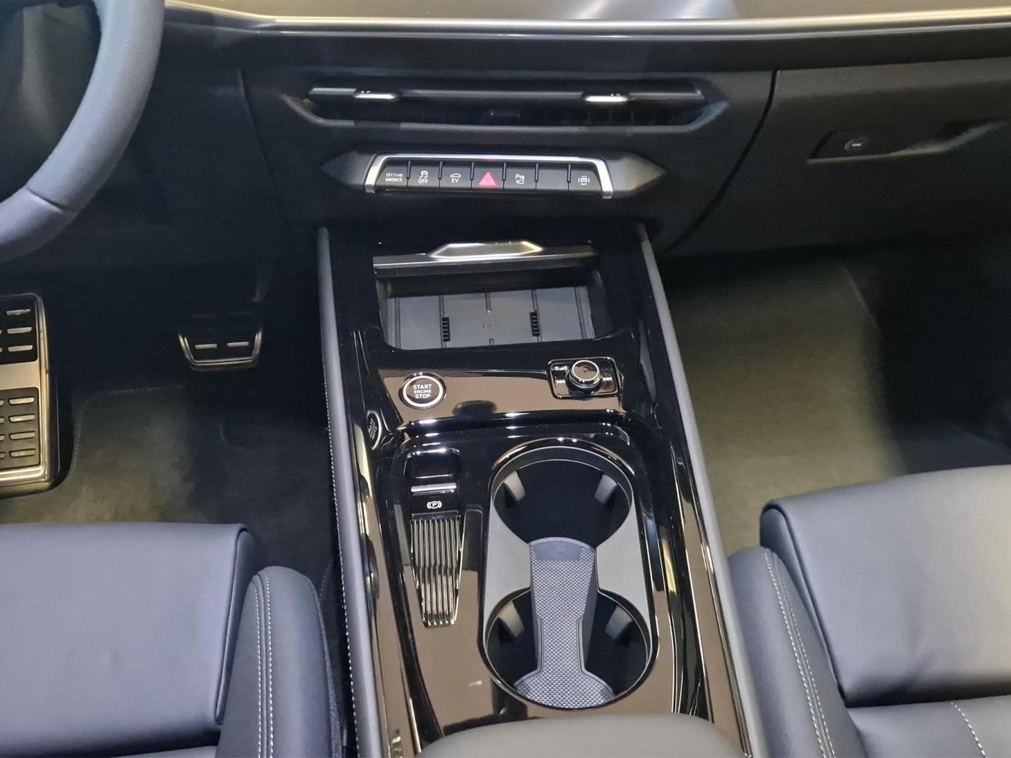Audi Q3 Sportback (2025) - Foto 9