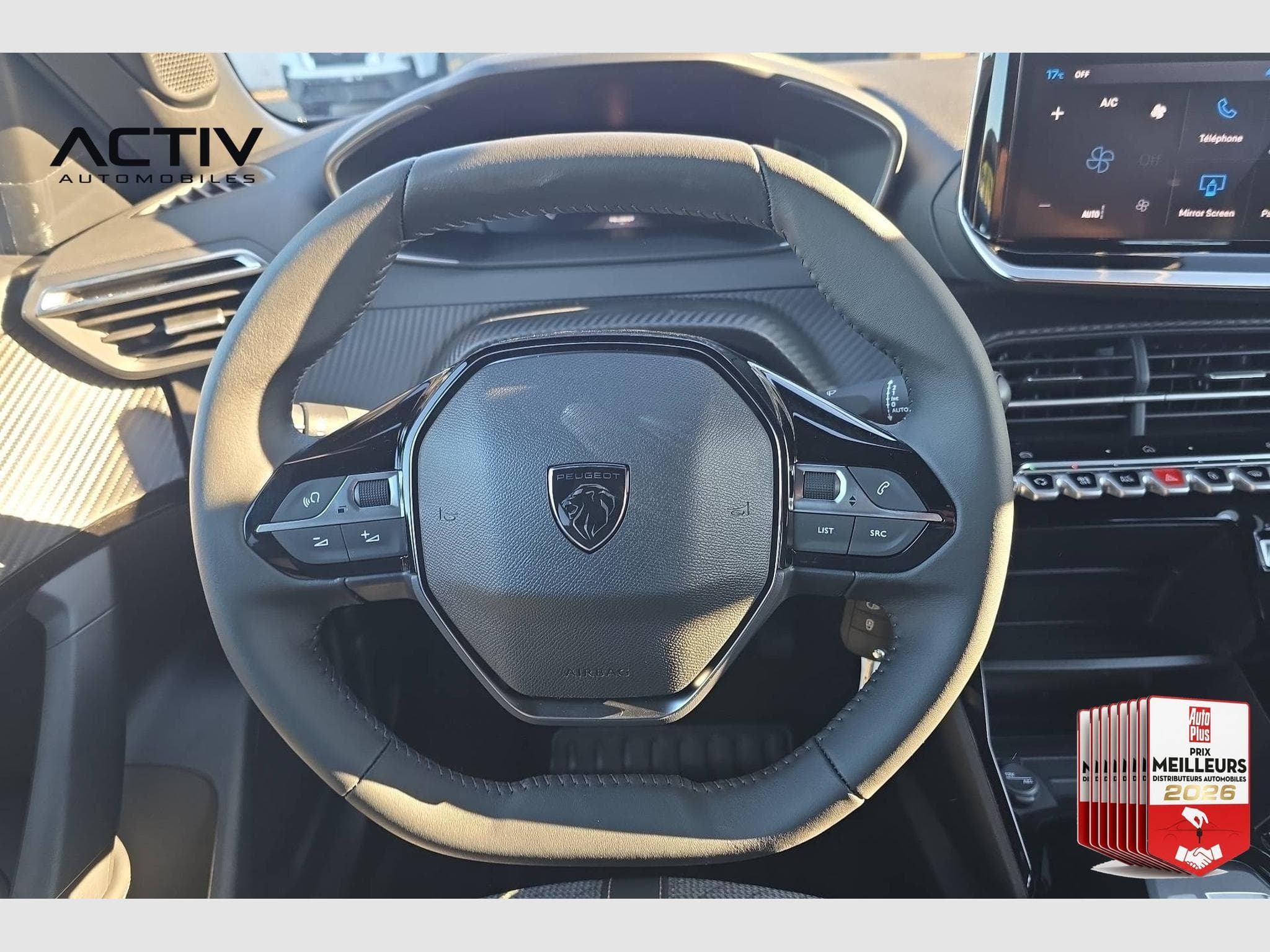 Peugeot 2008 Hybrid 145 e-DCS6 Allure (2026) - Foto 14