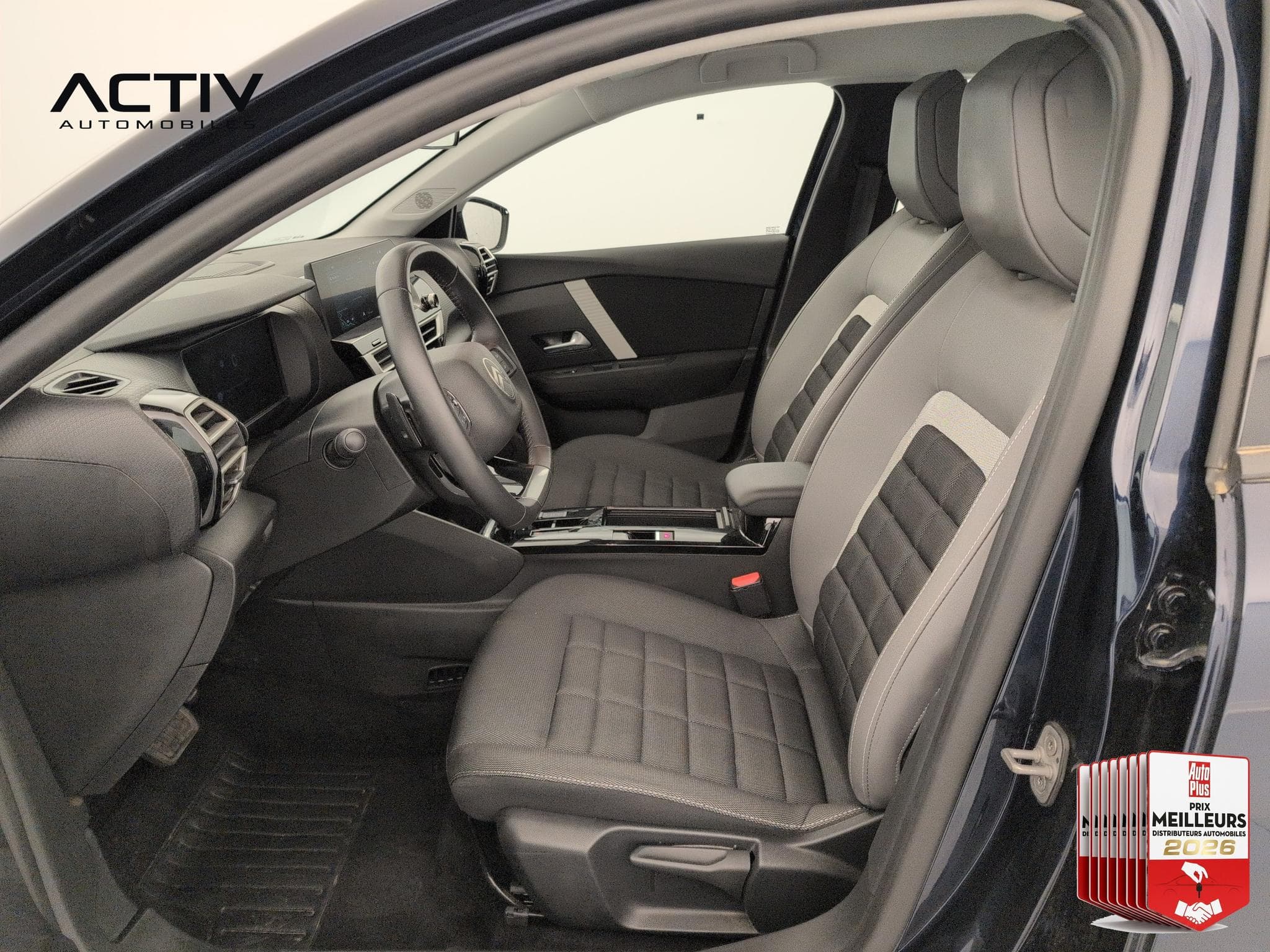 Citroën C4 Hybride 145 ch e-DCS6 Plus (2025) - Photo 16