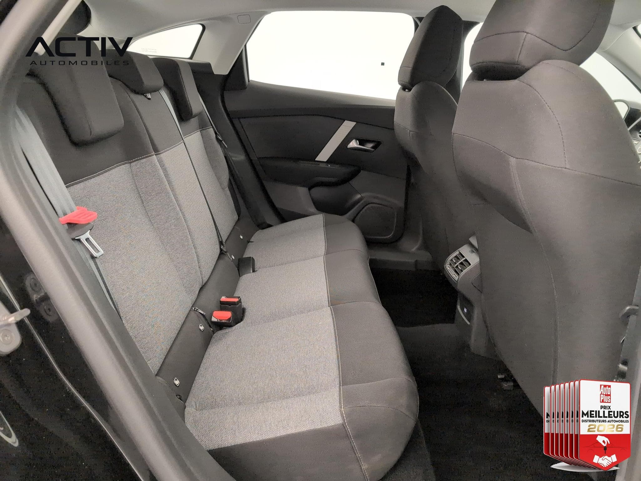 Citroën C4 Hybride 110 ch e-DCS6 You (2025) - Photo 10