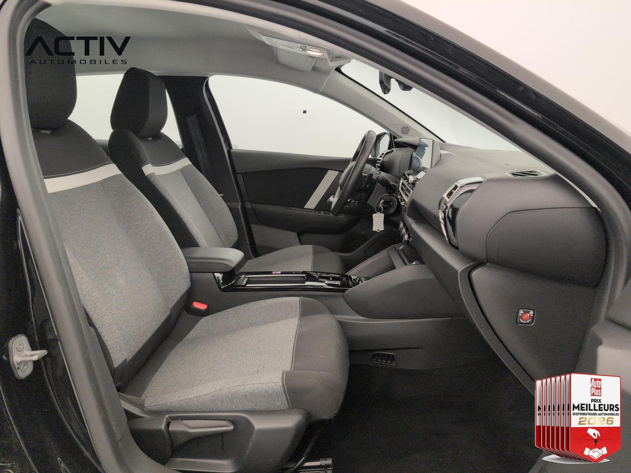 Citroën C4 Hybride 110 ch e-DCS6 You (2025) - Photo 9