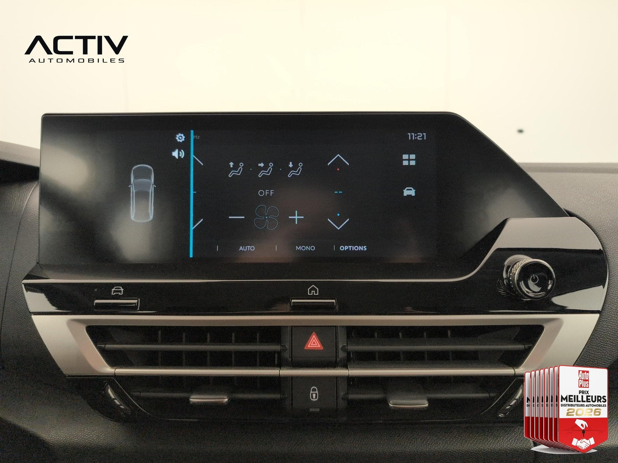 Citroën C4 Hybride 110 ch e-DCS6 You (2025) - Photo 16