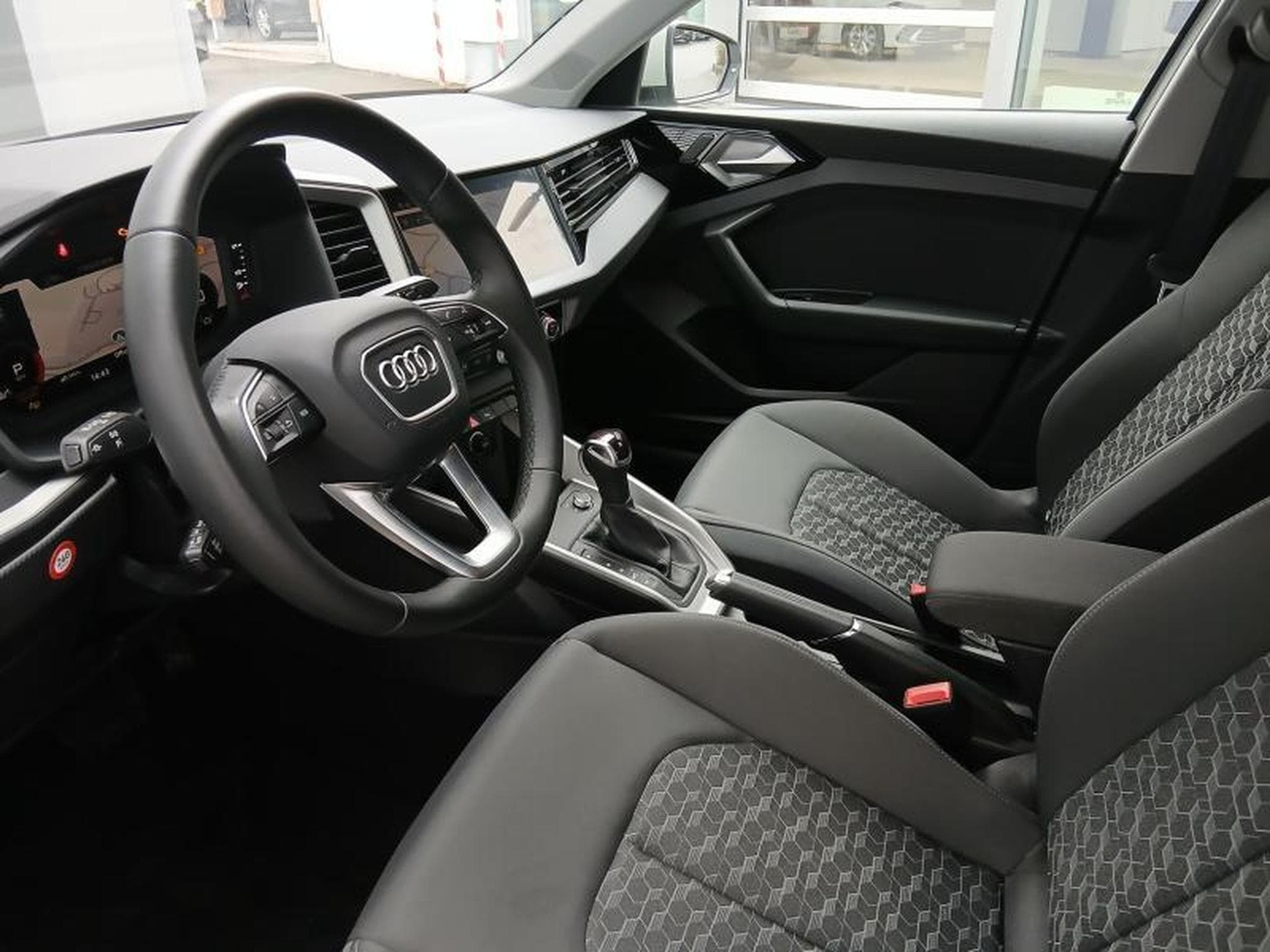 Audi A1 Sportback S-line 40 TFSI s-tronic (2025) - Foto 9