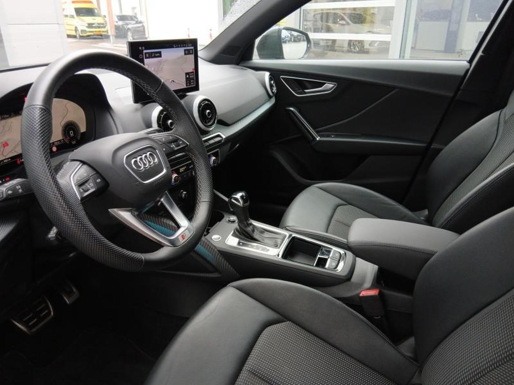Audi Q2 S-line 35 TFSI s-tronic (2025) - Foto 9
