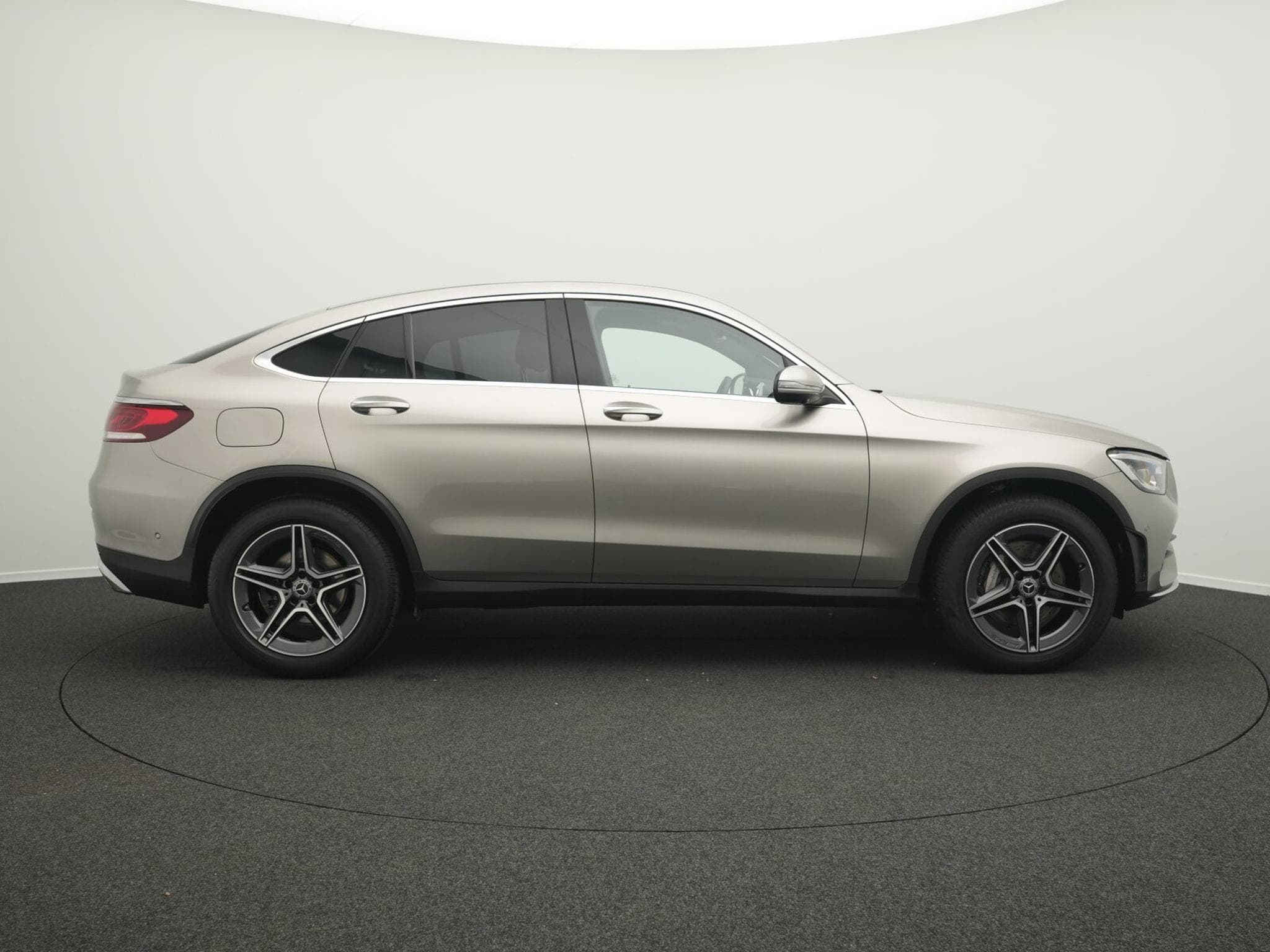 Mercedes GLC 200 4MATIC Coupé AMG-Line (2020) - Foto 5
