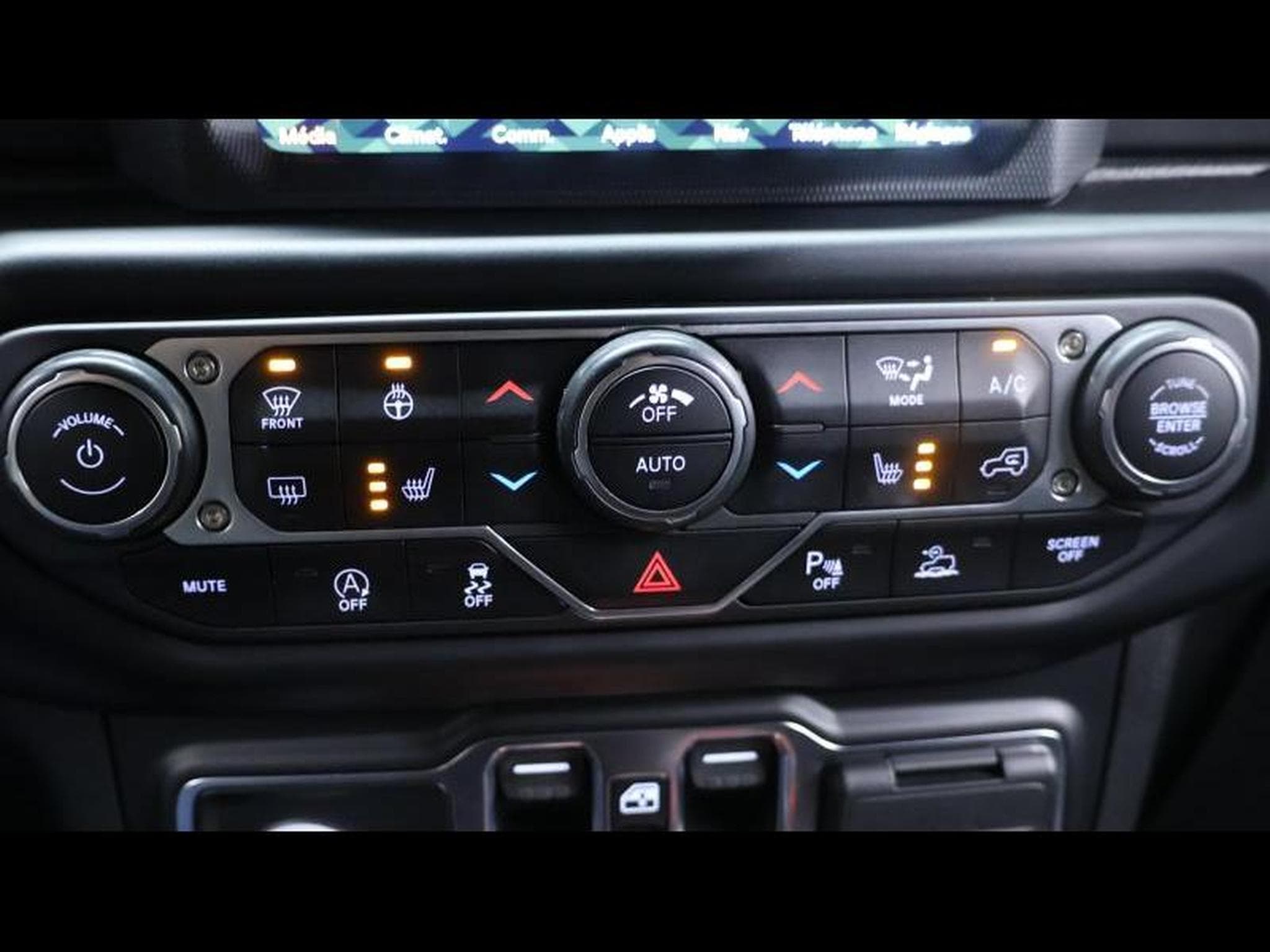 Jeep Wrangler Sahara 2.0 T 272h Auto (2022) - Photo 29