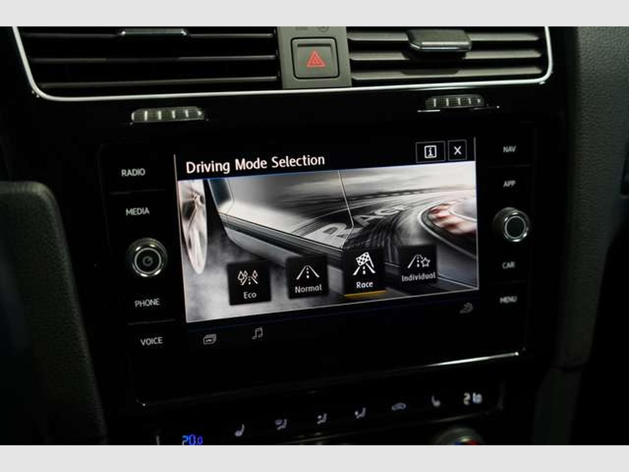 VW Golf R 4M DSG *19 *Digital *Kamera *Navigation (2019) - Photo 32