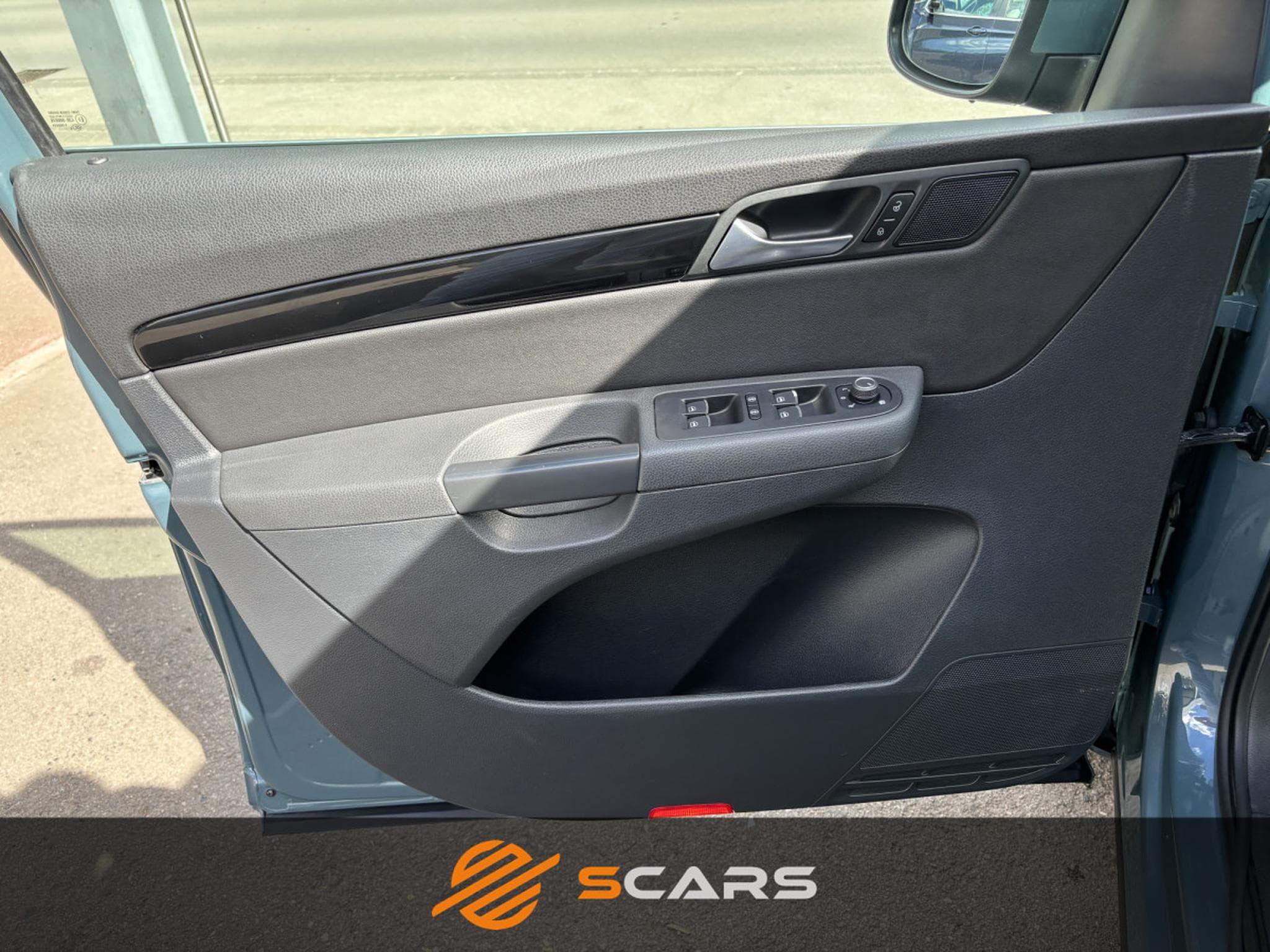 VW Sharan 2.0 TDI 177CV 7 PLACES HIGHLINE (2020) - Foto 13