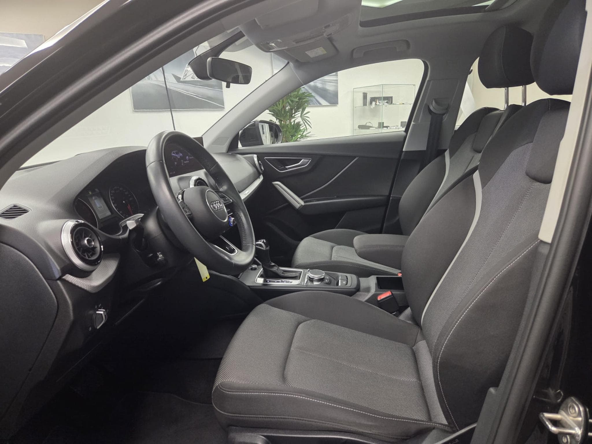 Audi Q2 Advanced 35 TFSI 150 CH / 110 kW S tronic (2022) - Foto 3