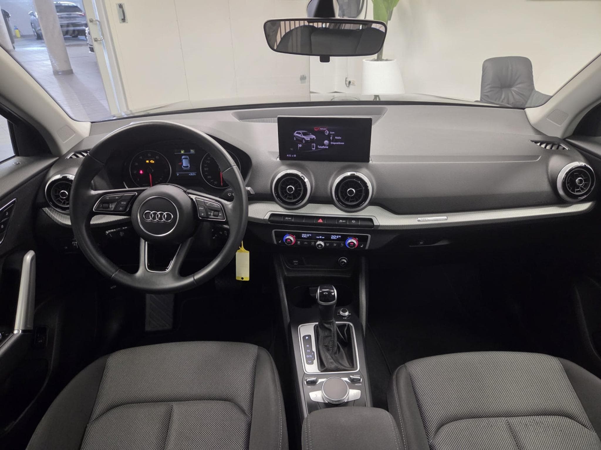 Audi Q2 Advanced 35 TFSI 150 CH / 110 kW S tronic (2022) - Foto 5