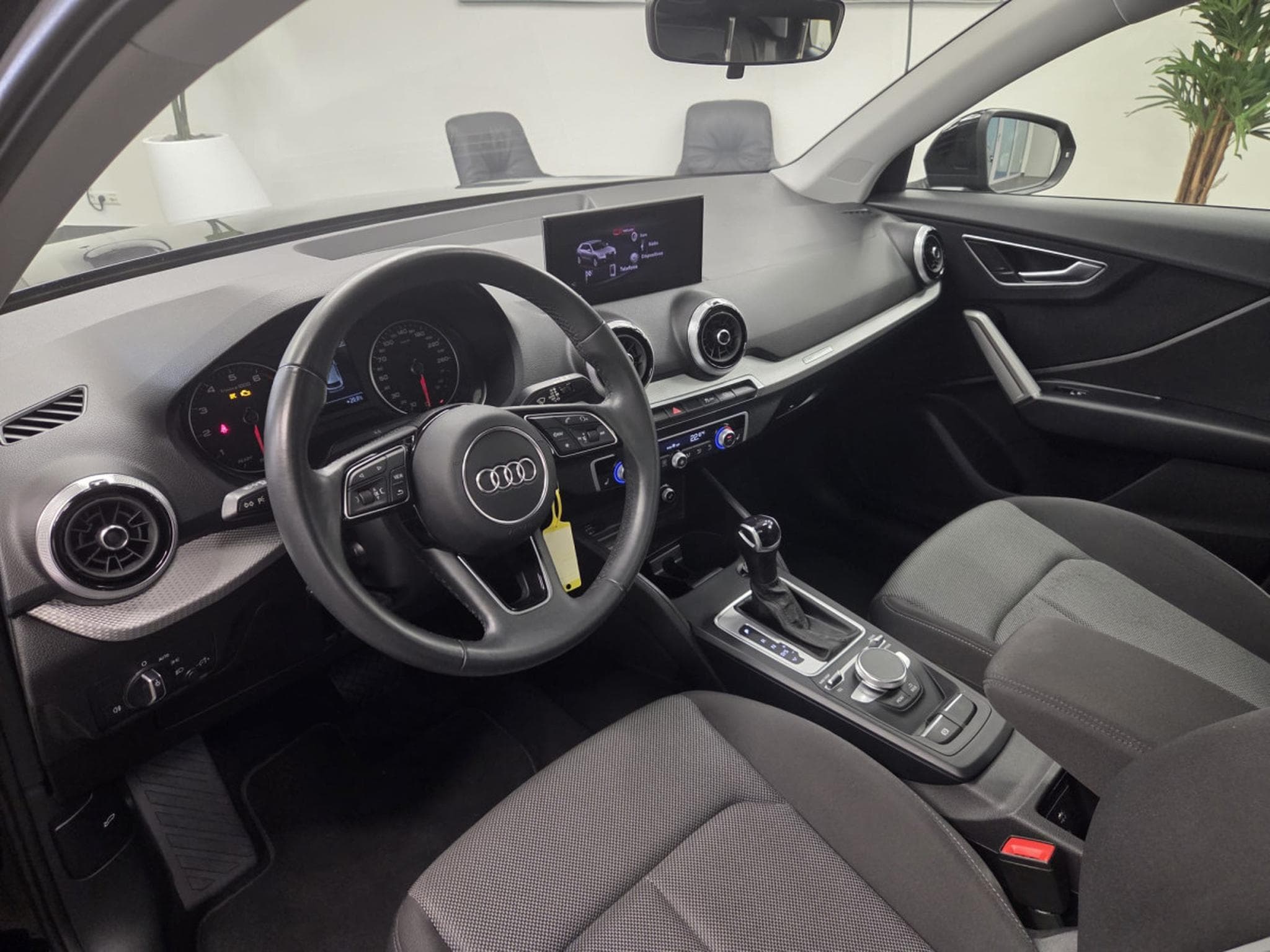 Audi Q2 Advanced 35 TFSI 150 CH / 110 kW S tronic (2022) - Foto 4