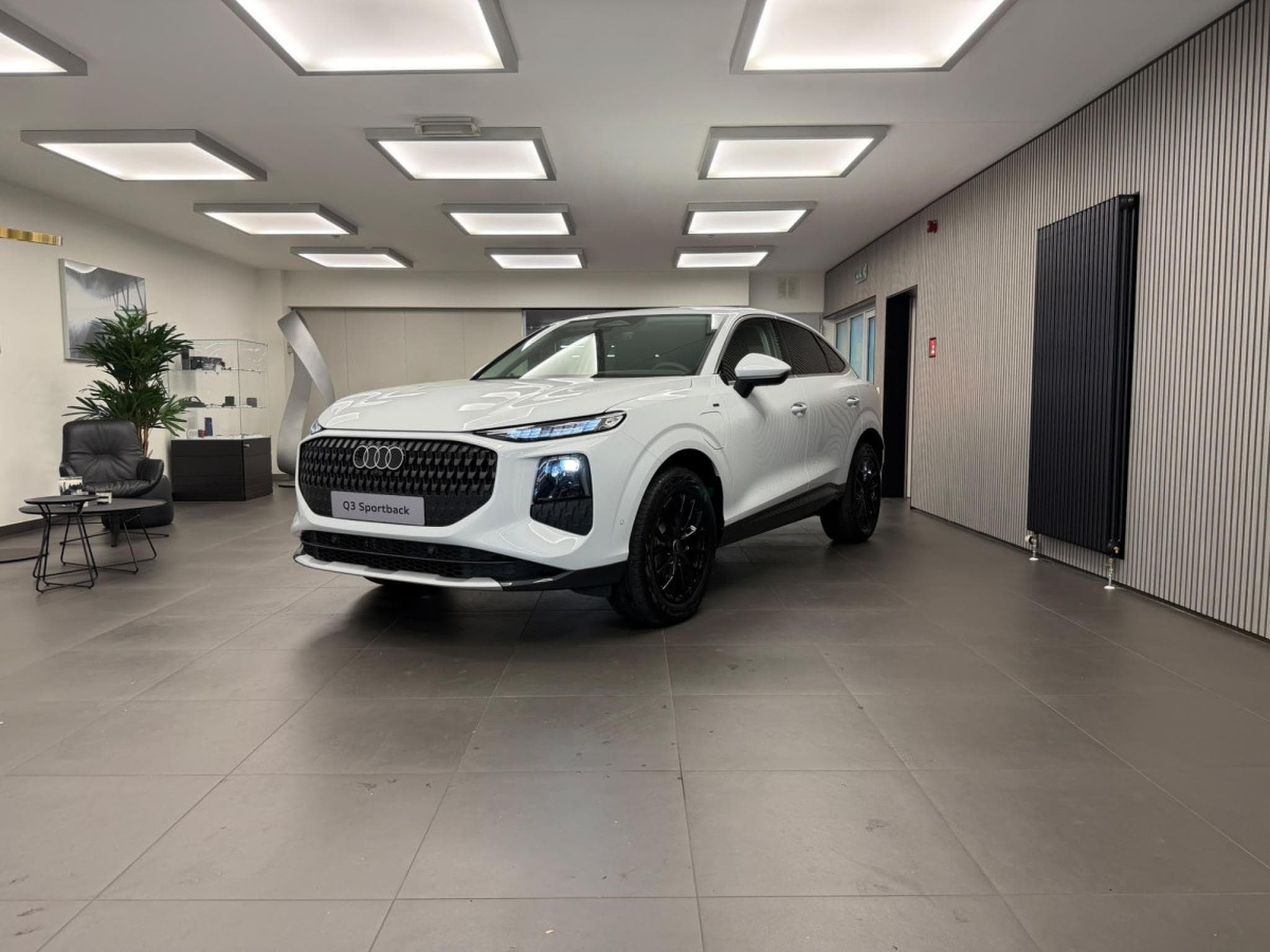 Audi Q3 Sportback e-hybrid S line 272ch / 200kW S tronic (2026) - Foto 1