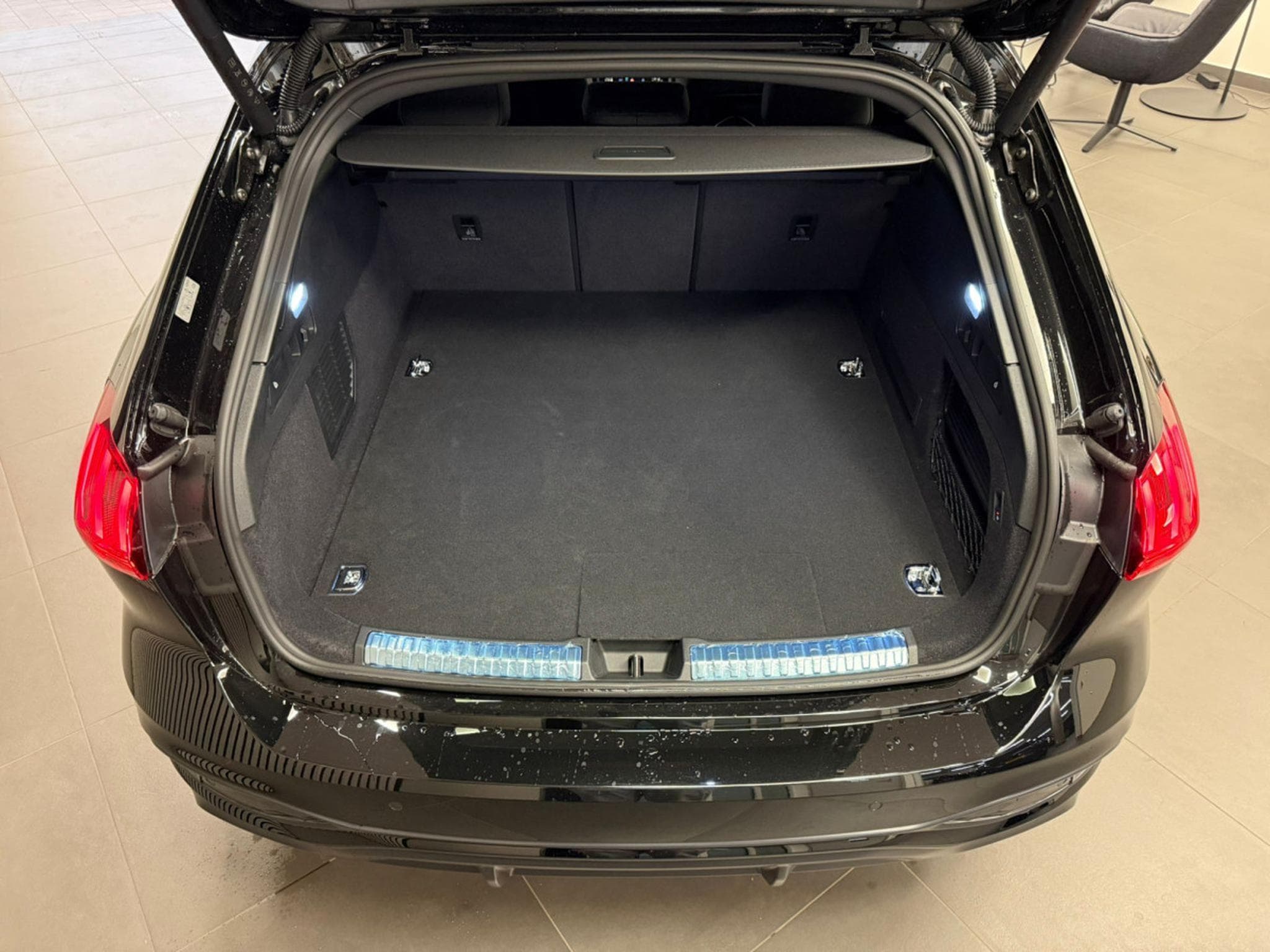 Audi A5 Avant e-hybrid S line 367 CH / 270 kW S tronic (2026) - Photo 8