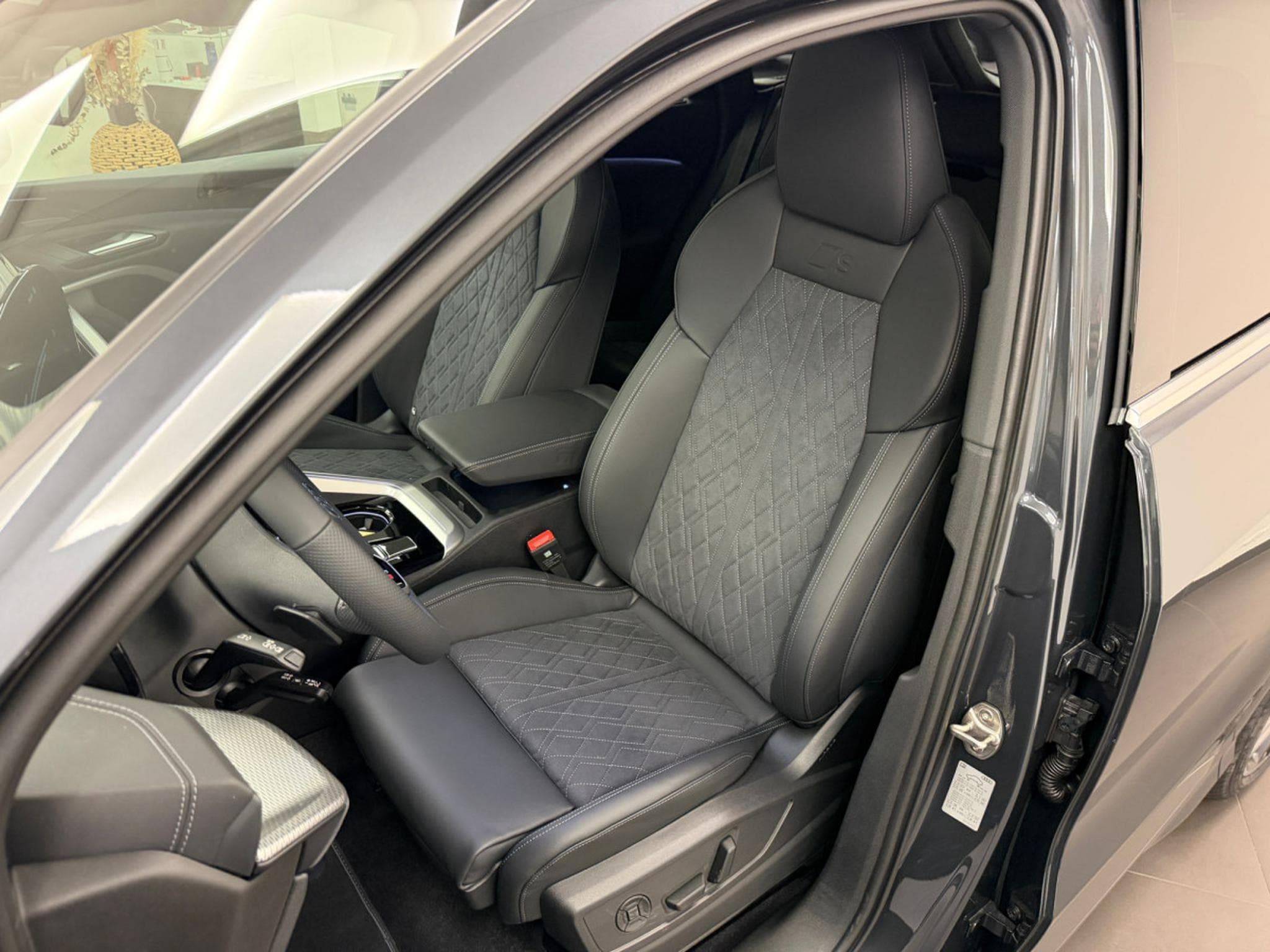 Audi Q5 SUV S line TDI quattro 204ch / 150kW S tronic (2026) - Photo 2