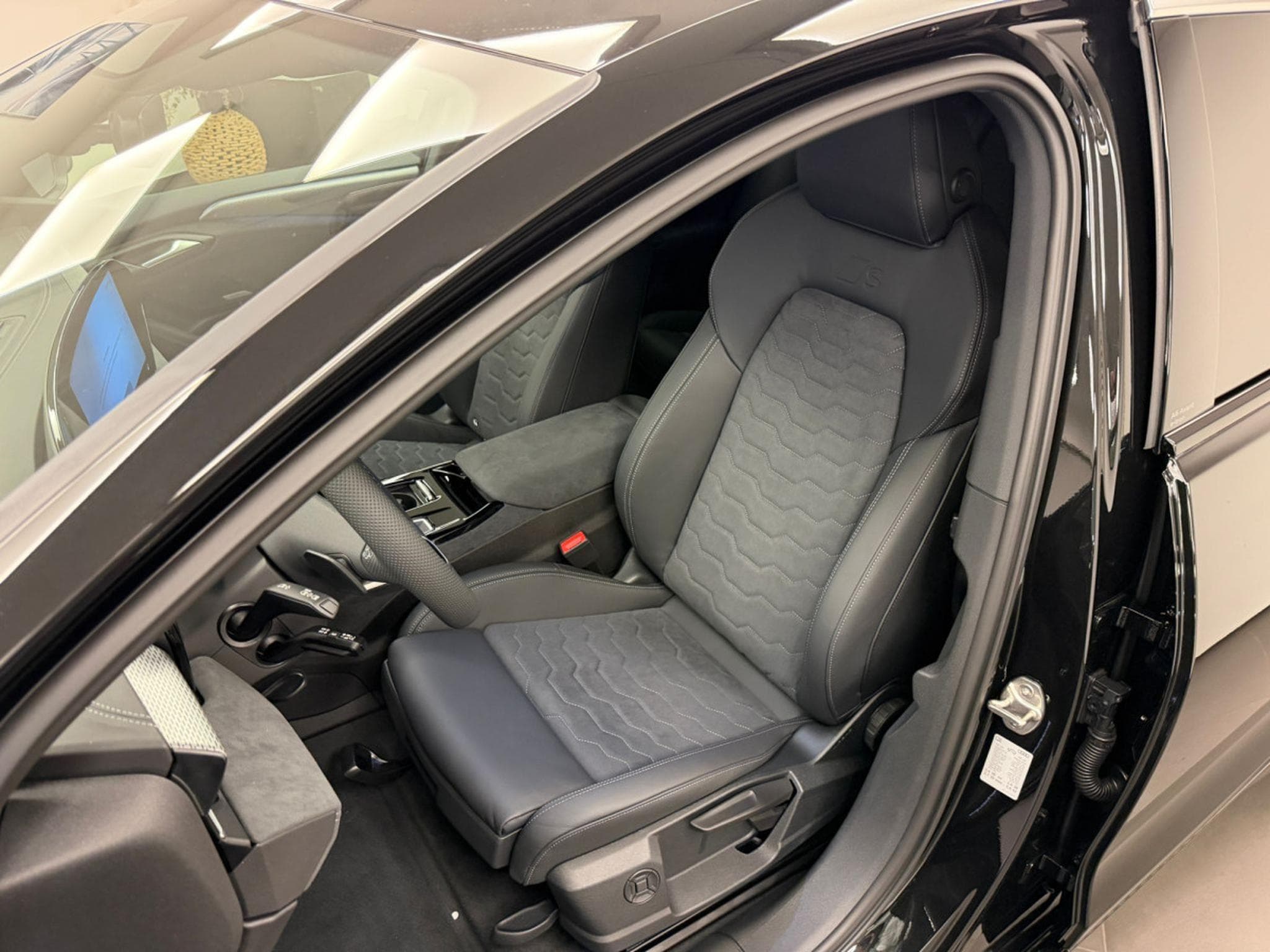Audi A6 e-tron Avant S line 286 CH / 210 kW (2026) - Photo 2