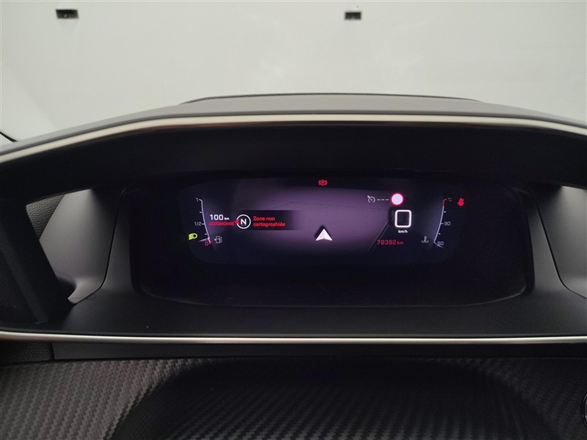 Peugeot 2008 1.2 PureTech Allure Pack NAVI / CARPLAY / CAMERA (2020) - Photo 10