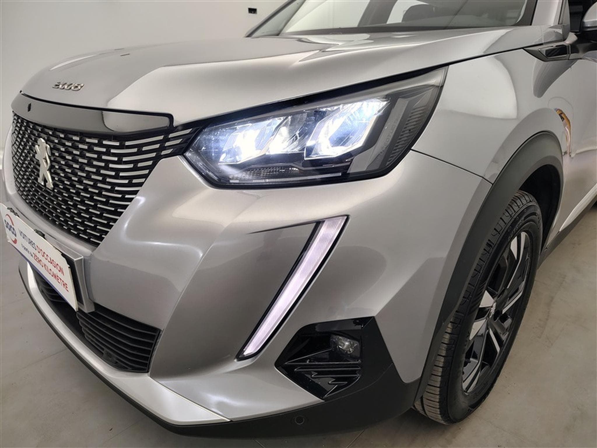 Peugeot 2008 1.2 PureTech Allure Pack NAVI / CARPLAY / CAMERA (2020) - Photo 15