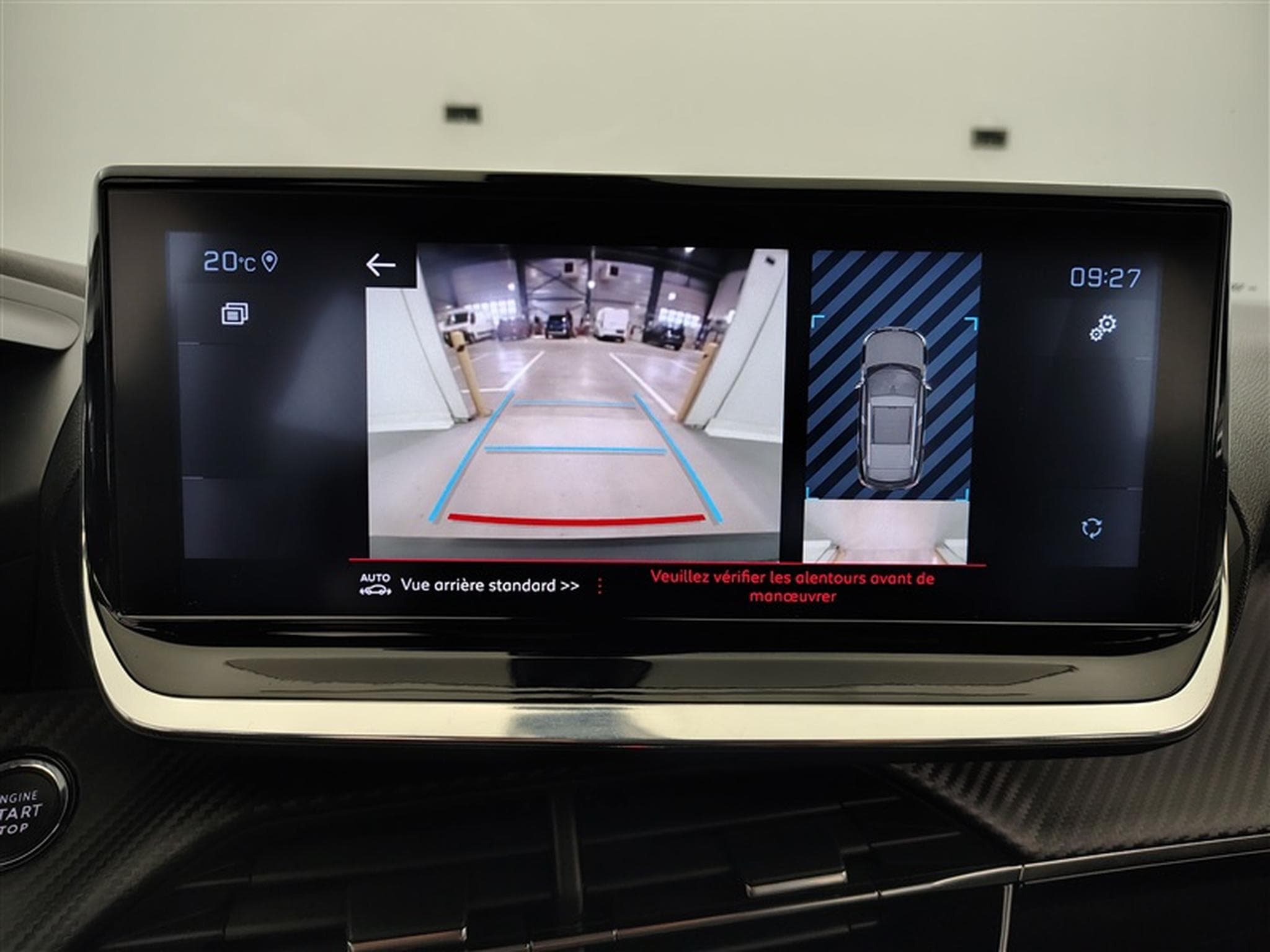 Peugeot 2008 1.2 PureTech Allure Pack NAVI / CARPLAY / CAMERA (2020) - Photo 18