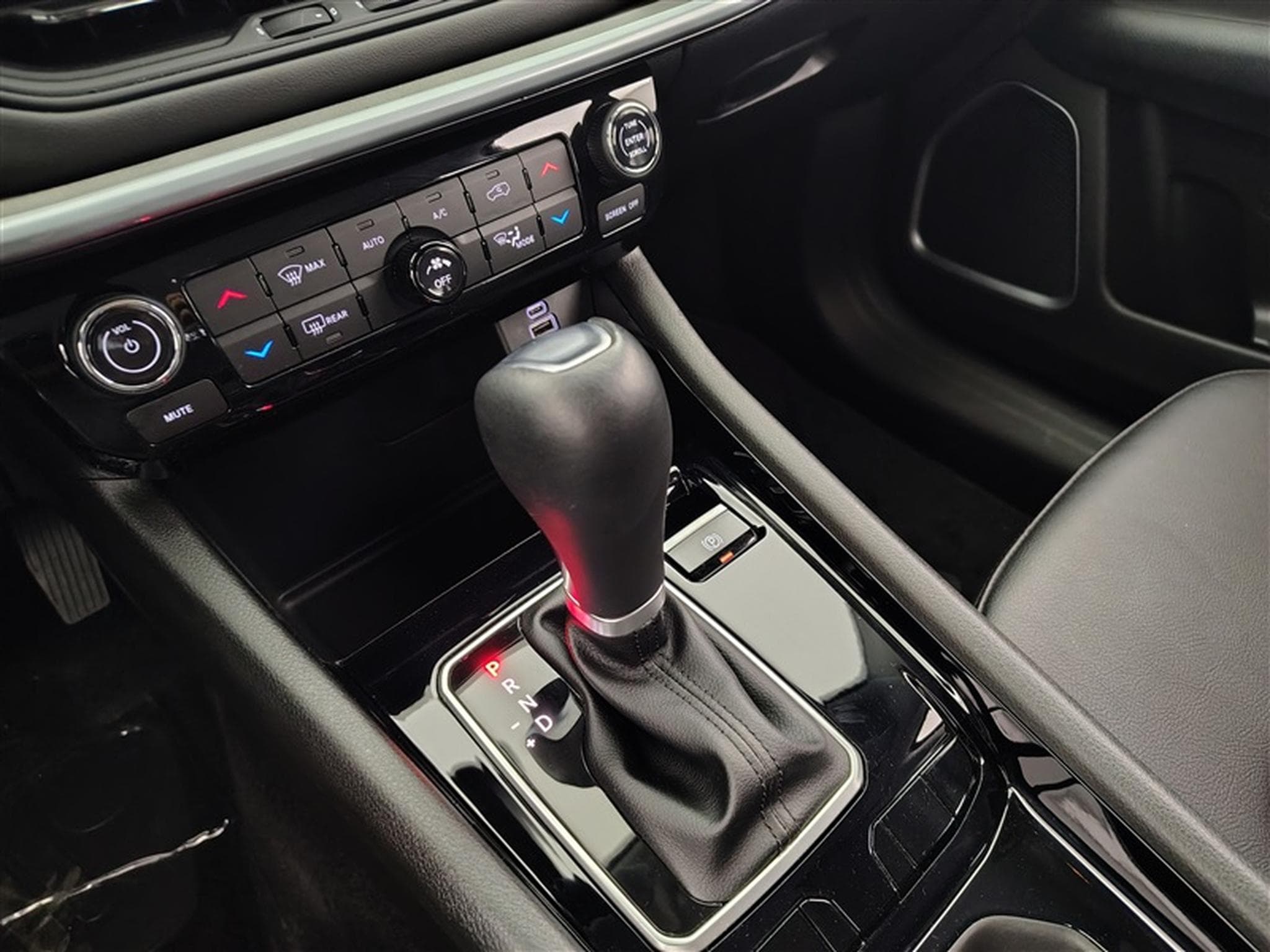 Jeep Compass 1.5 Turbo 130Cv T4 BVR7 e-Hybrid Altitude CARPLAY / CAMERA (2025) - Photo 12