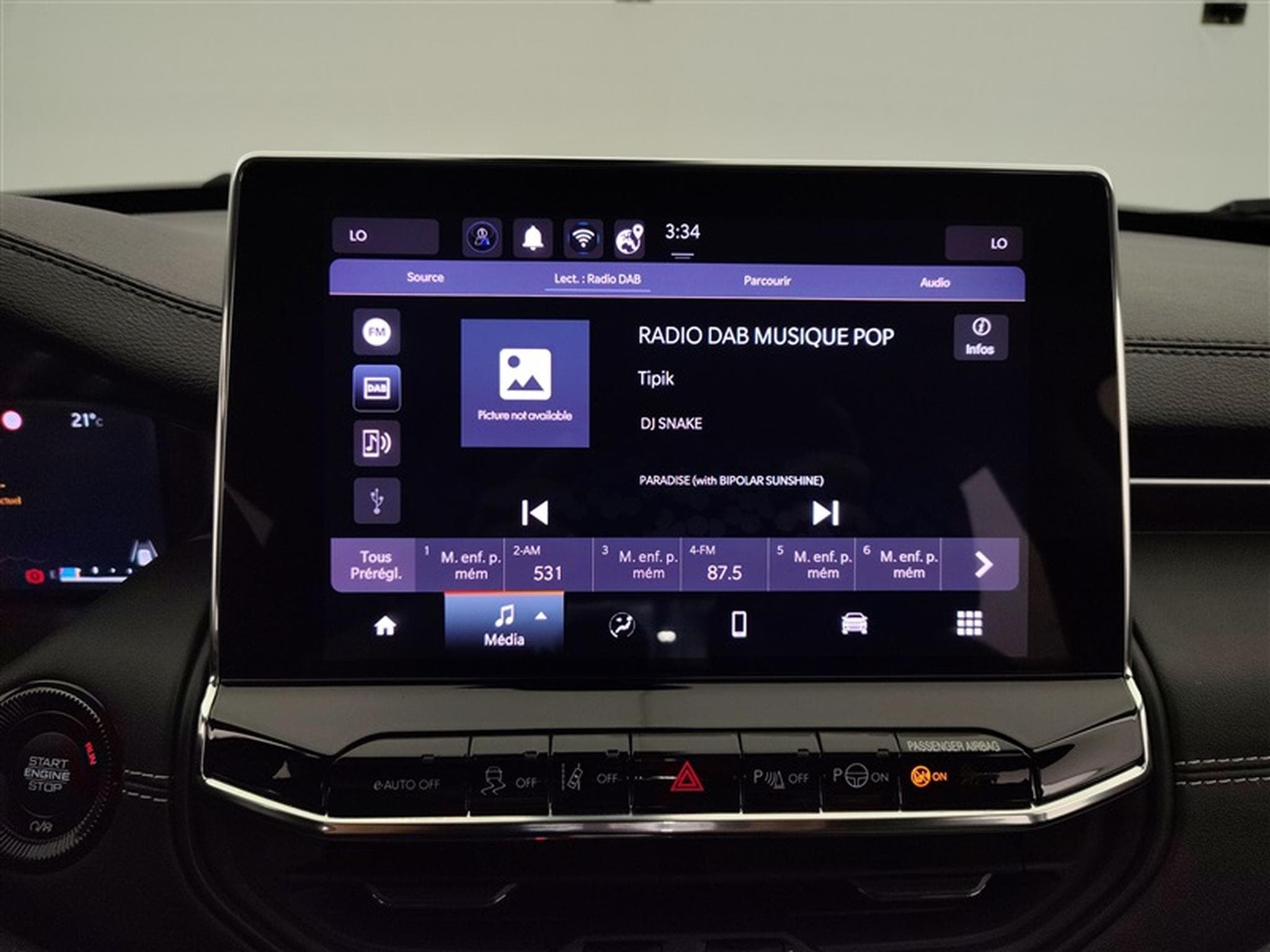 Jeep Compass 1.5 Turbo 130Cv T4 BVR7 e-Hybrid Altitude CARPLAY / CAMERA (2025) - Photo 11