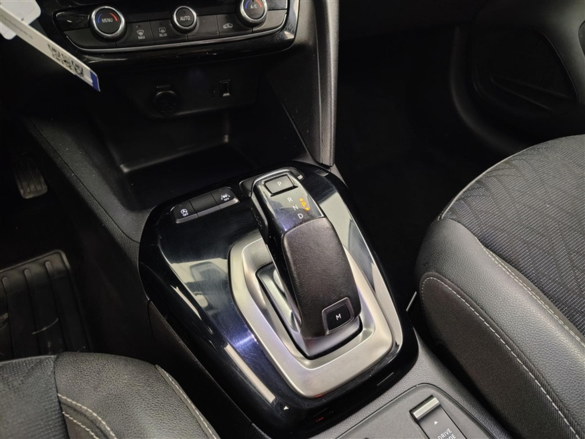 Opel Corsa 1.2 Turbo 100Cv AT8 Elegance NAVI / CARPLAY / CAMERA (2021) - Photo 12