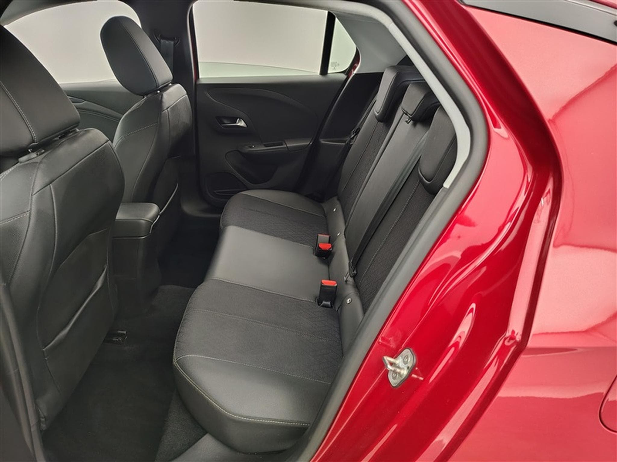 Opel Corsa 1.2 Turbo 100Cv AT8 Elegance NAVI / CARPLAY / CAMERA (2021) - Photo 13