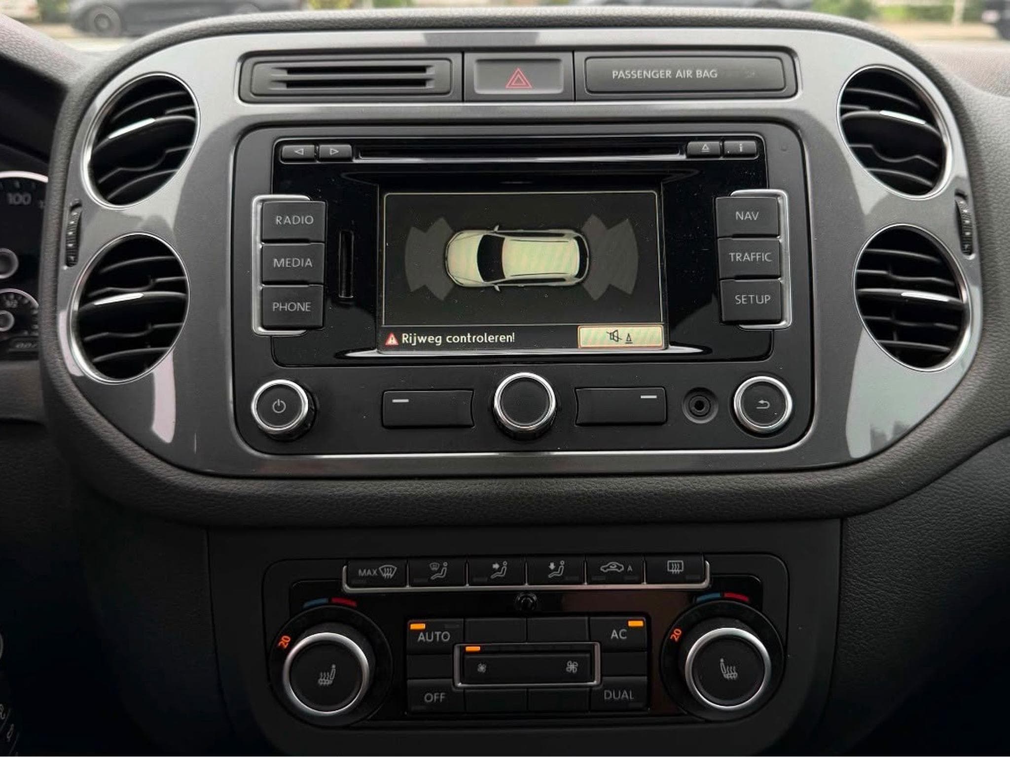 VW Tiguan Tiguan 2.0 TDI  BlueMotion PANO FULL (2013) - Photo 8