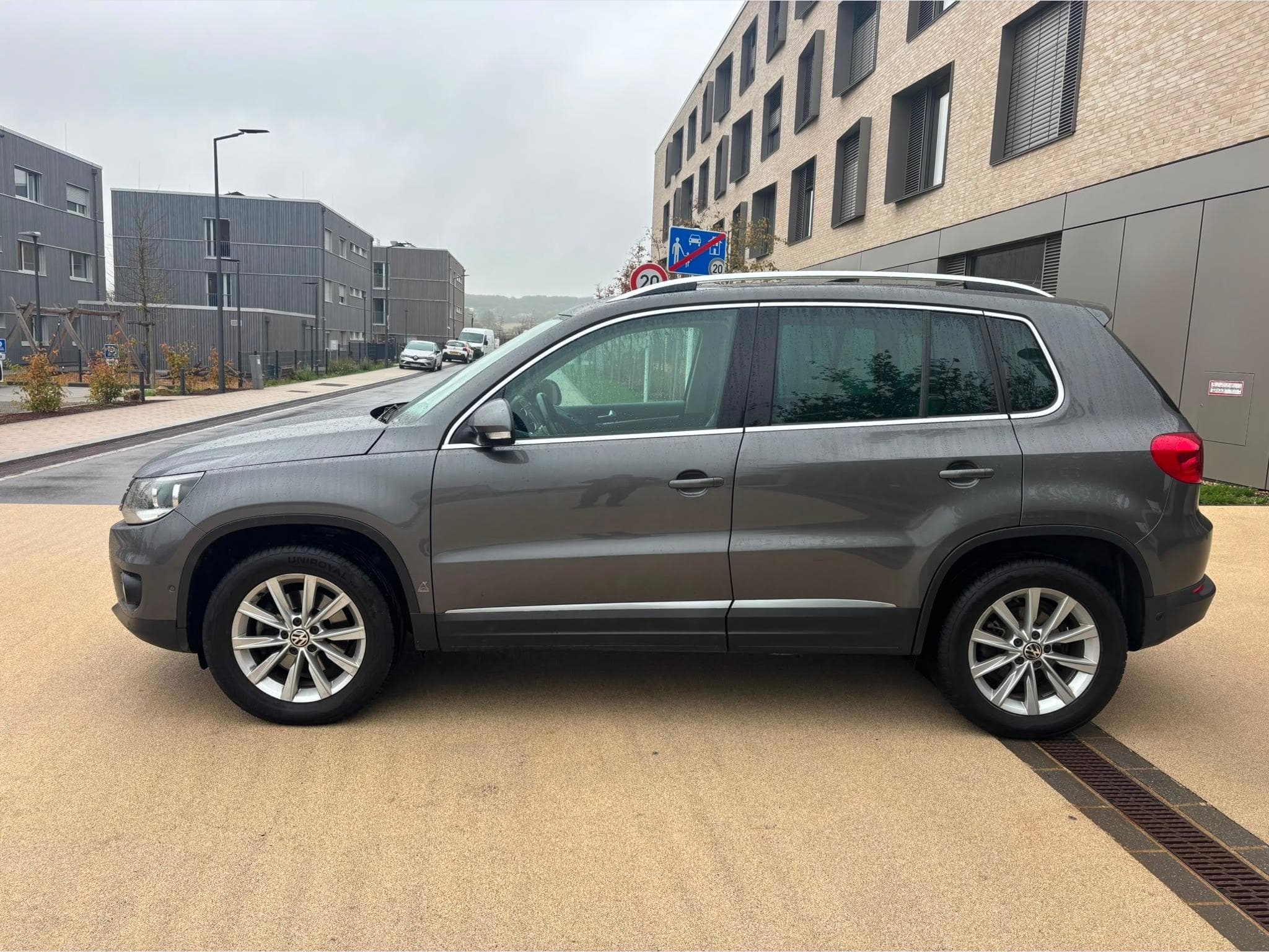 VW Tiguan Tiguan 2.0 TDI  BlueMotion PANO FULL (2013) - Photo 12